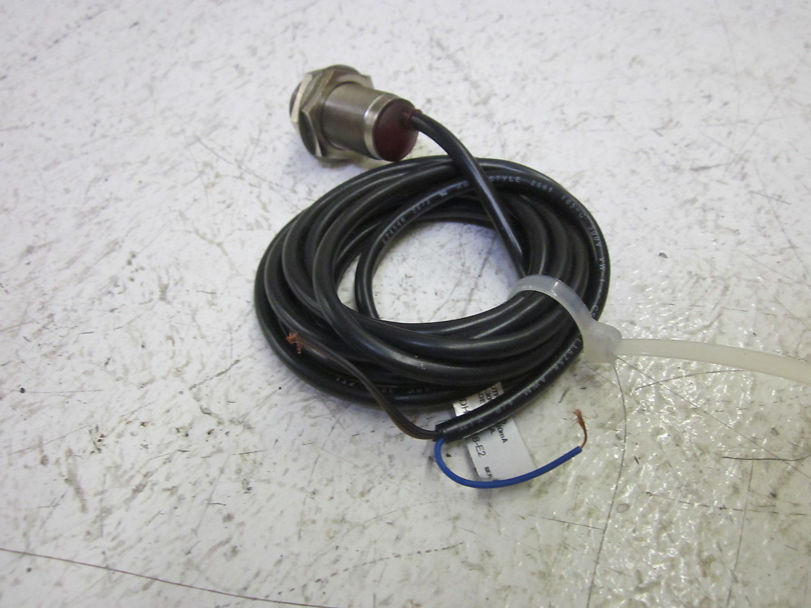 ALLEN BRADLEY 827C-DH5NP18-E2 SER.C INDUCTIVE PROXIMITY SENSOR UNMP