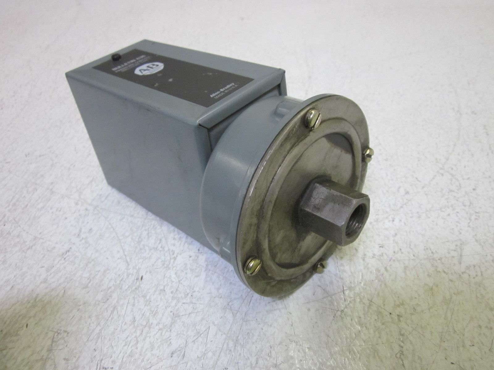 INDUSTRIAL SPARE PART 836-C1X171 PRESSURE SWITCH 600V UNMP