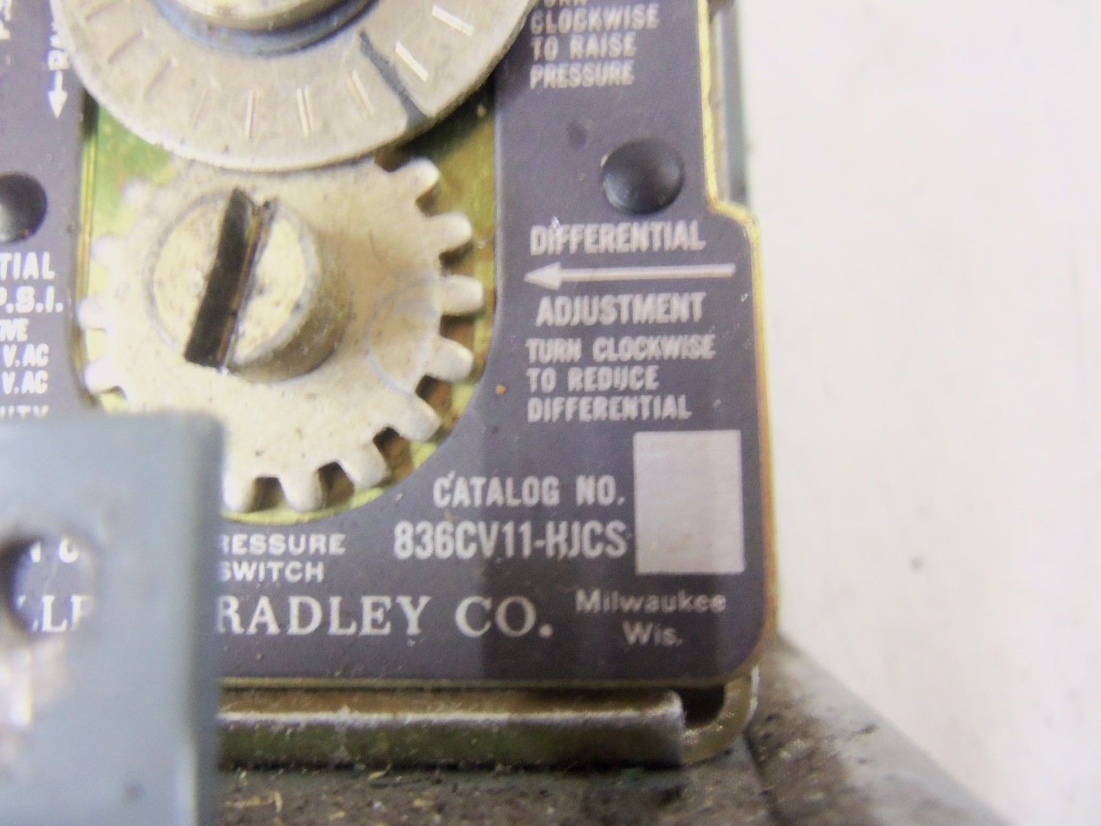 INDUSTRIAL SPARE PART 836CV11-BJCS PRESSURE SWITCH UNMP