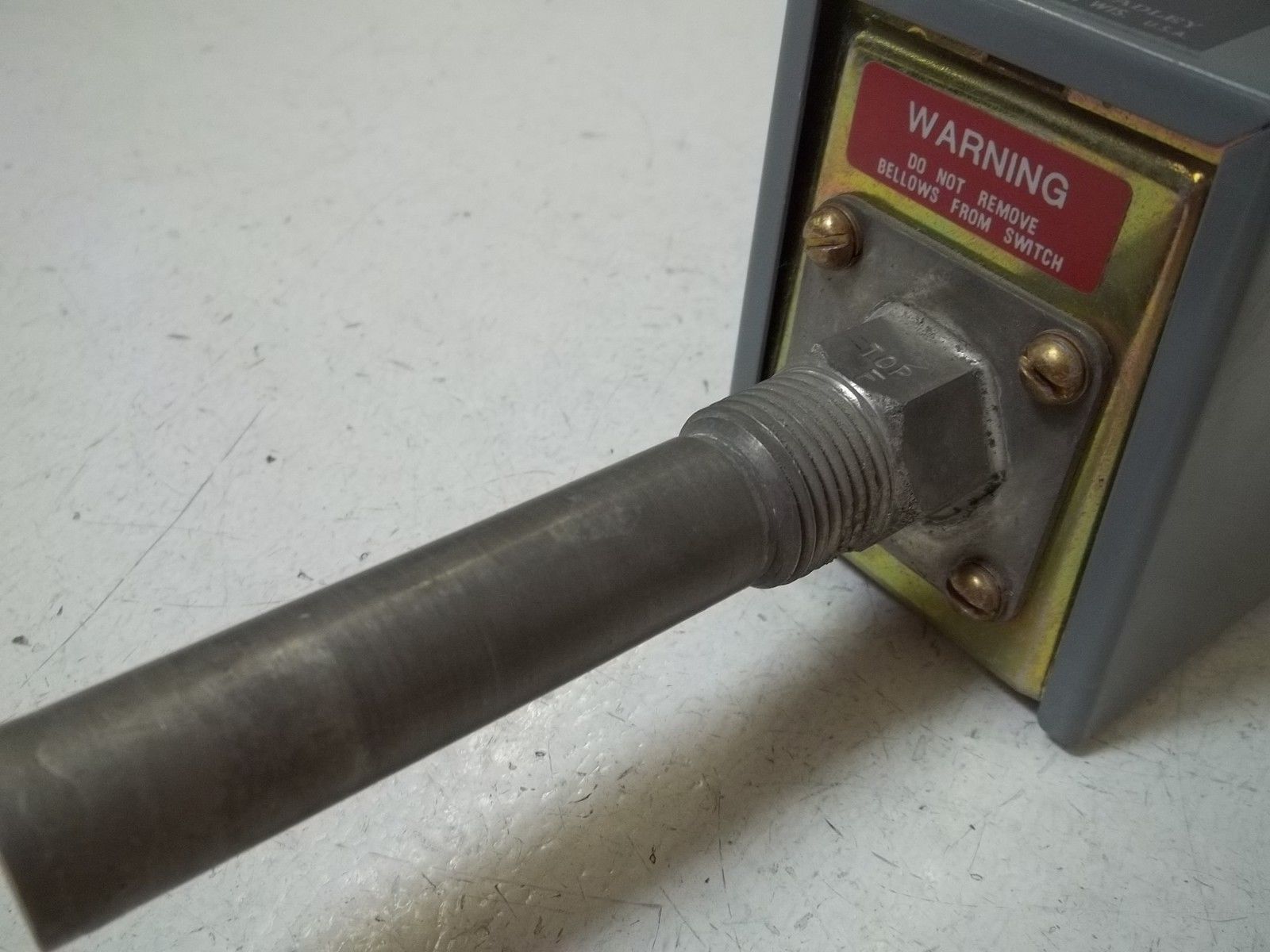 INDUSTRIAL SPARE PART 837-V1A SER.A TEMPERATURE CONTROLLER UNMP