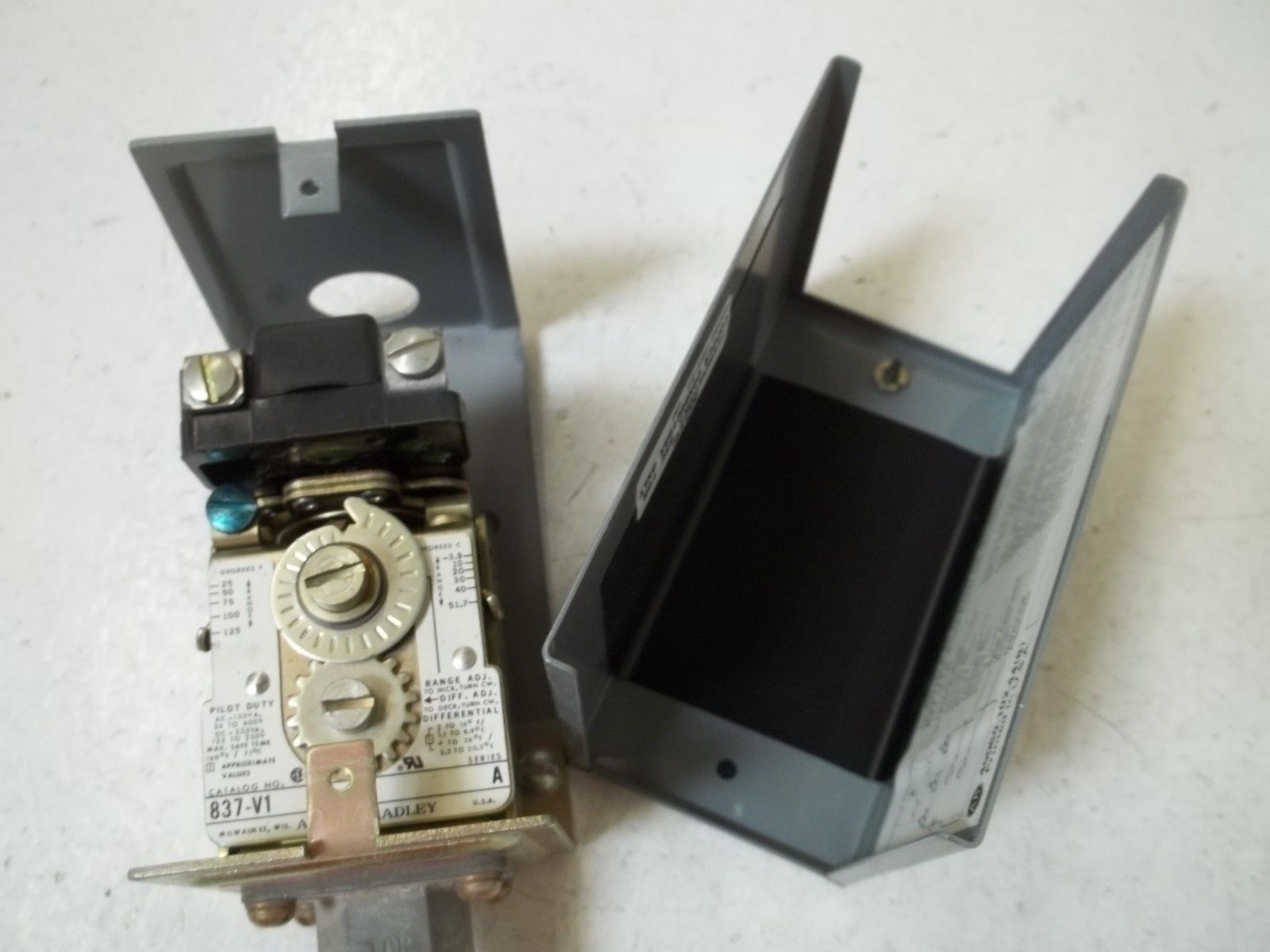 INDUSTRIAL SPARE PART 837-V1A SER.A TEMPERATURE CONTROLLER UNMP