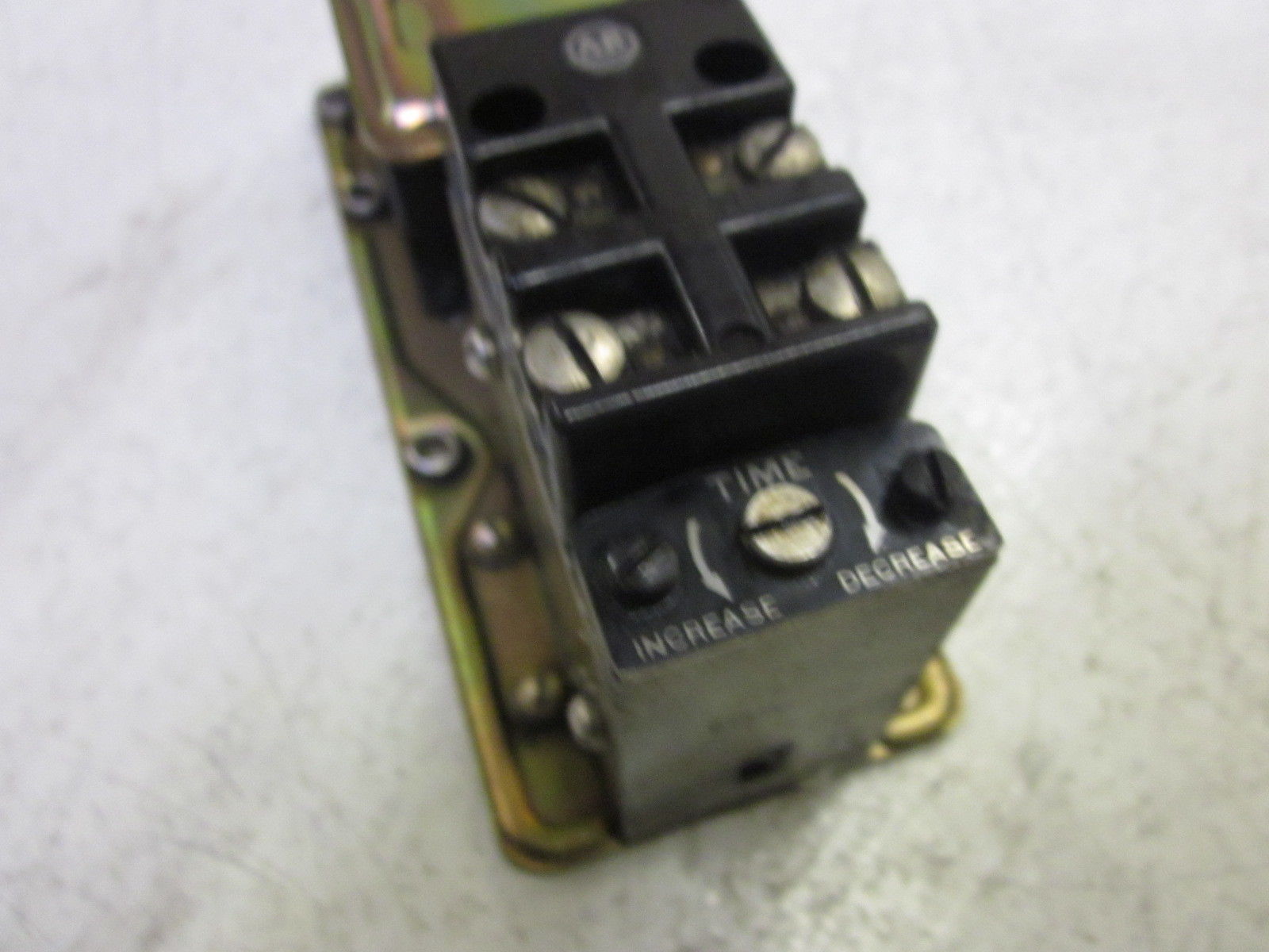 ALLEN BRADLEY 849-Z0D33 SER.B 120V UNMP