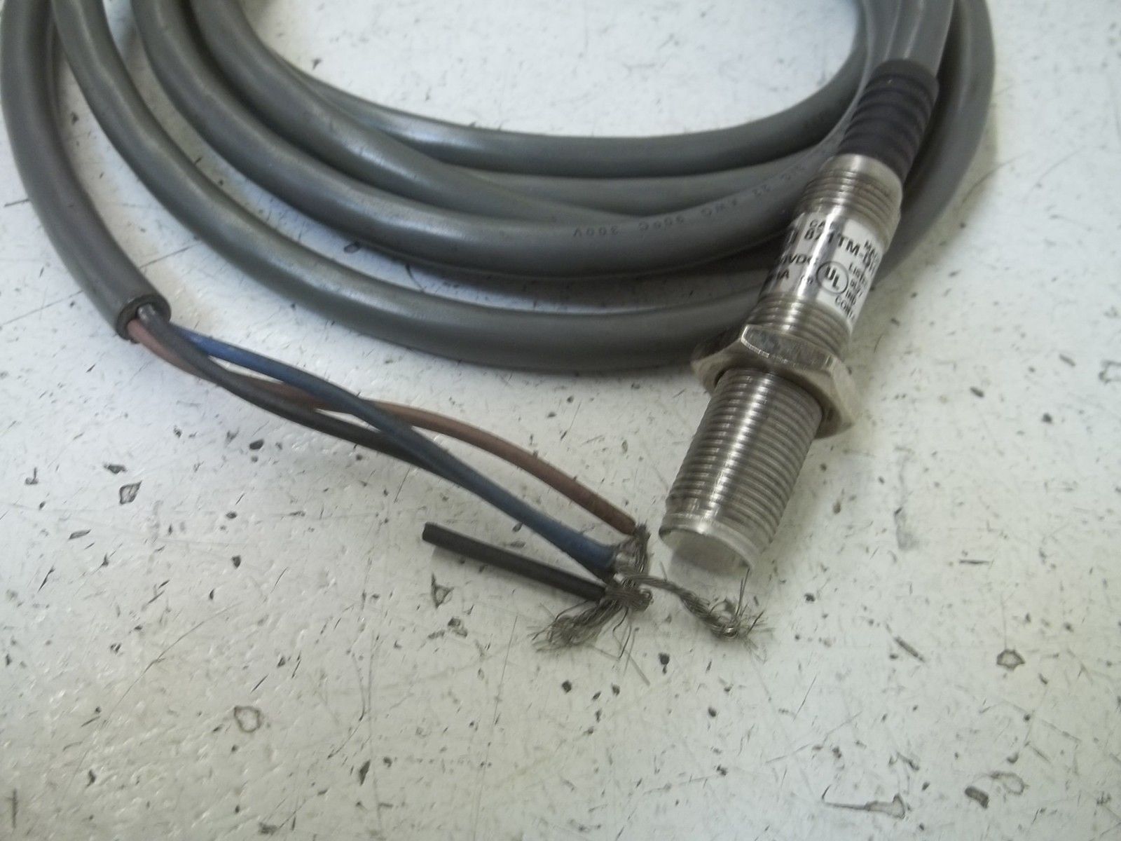 INDUSTRIAL SPARE PART 871TM-DH2CN212-A2 SER.A PROXIMITY SENSOR UNMP
