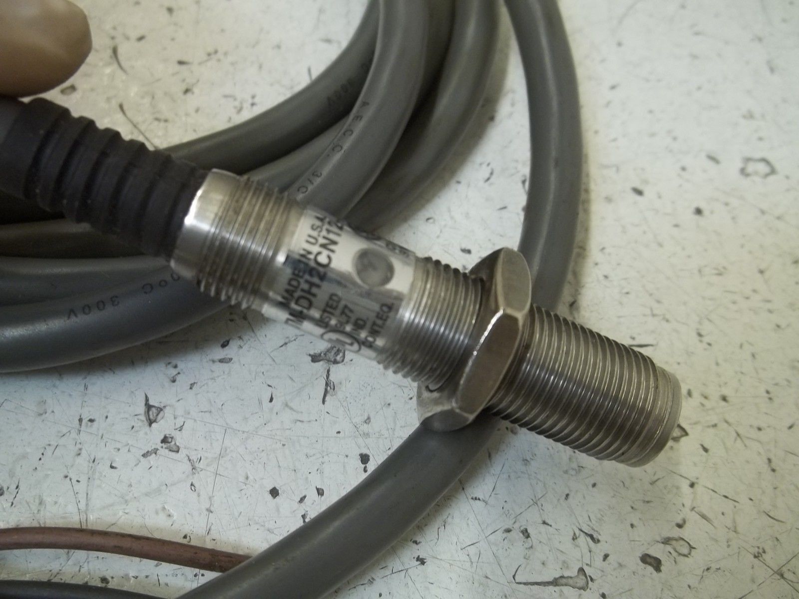 INDUSTRIAL SPARE PART 871TM-DH2CN212-A2 SER.A PROXIMITY SENSOR UNMP