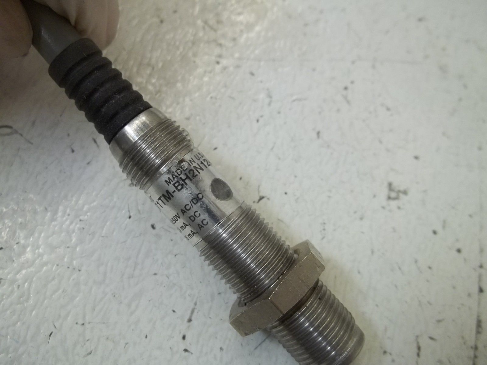 INDUSTRIAL SPARE PART 871TM-BH2N12-AX SER.A PROXIMITY SWITCH UNMP