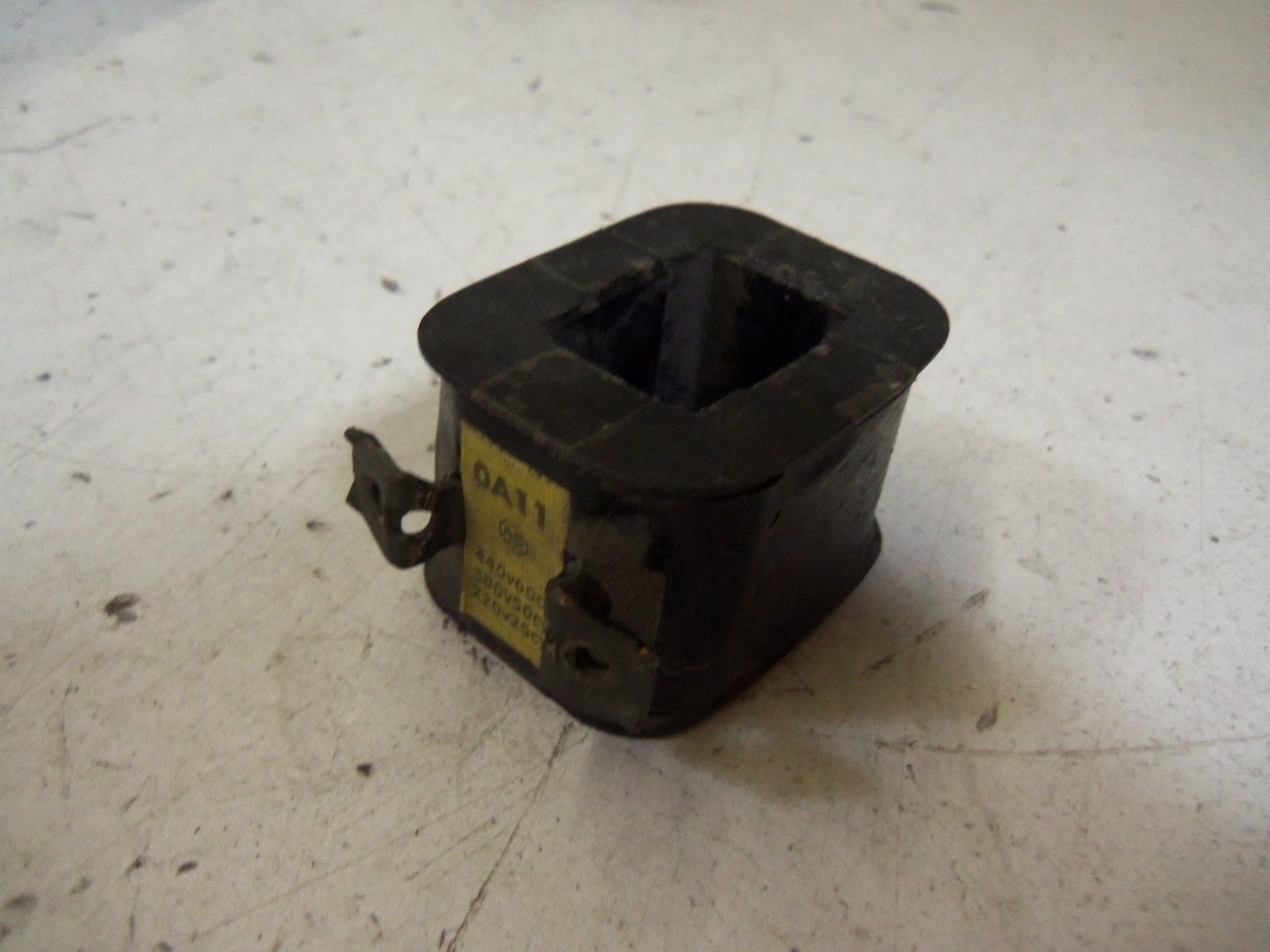 INDUSTRIAL SPARE PART COIL 0A11 440V UNMP