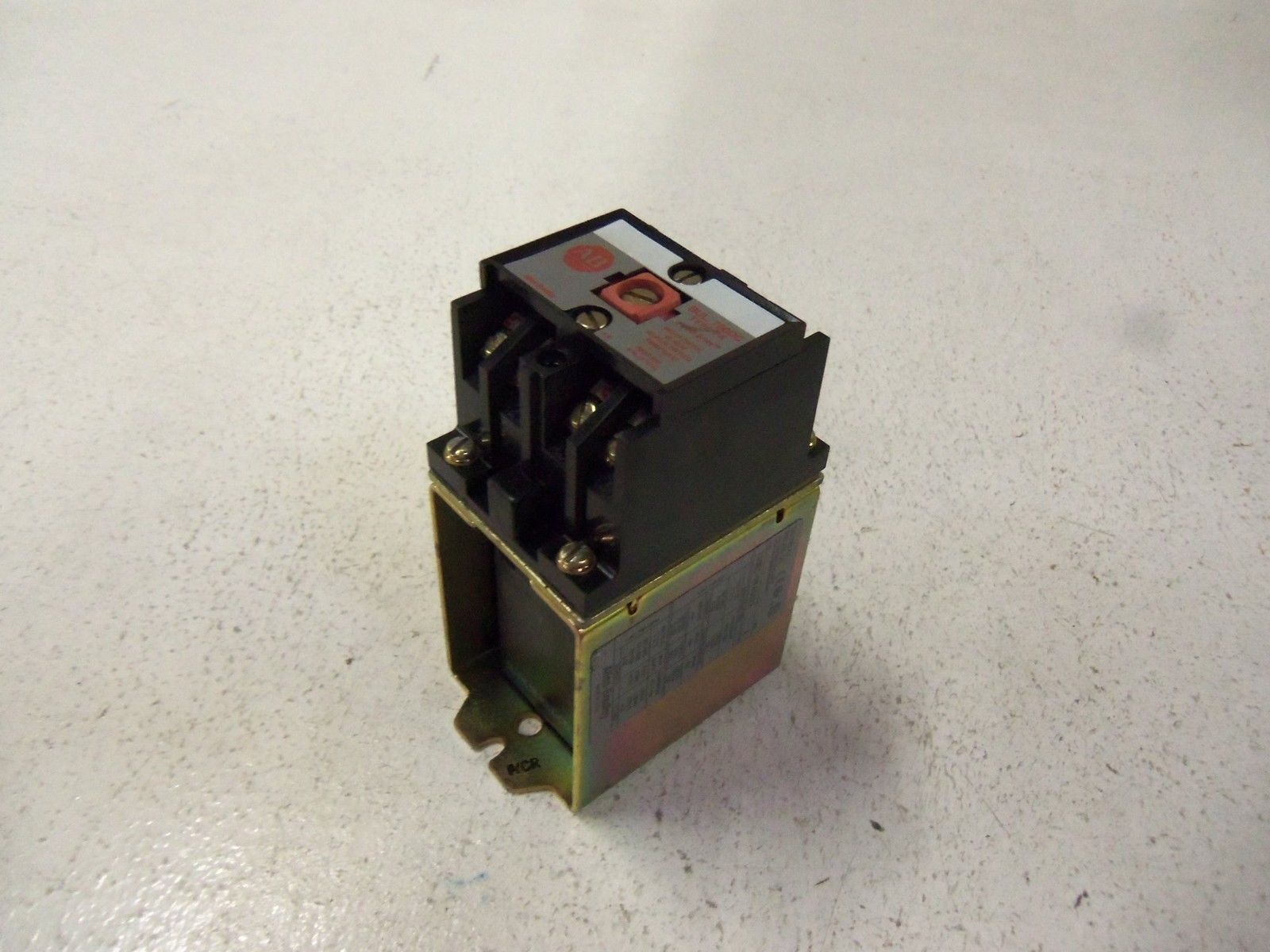 ALLEN BRADLEY DC RELAY 700DC-PK400Z2 SERIES A UNMP