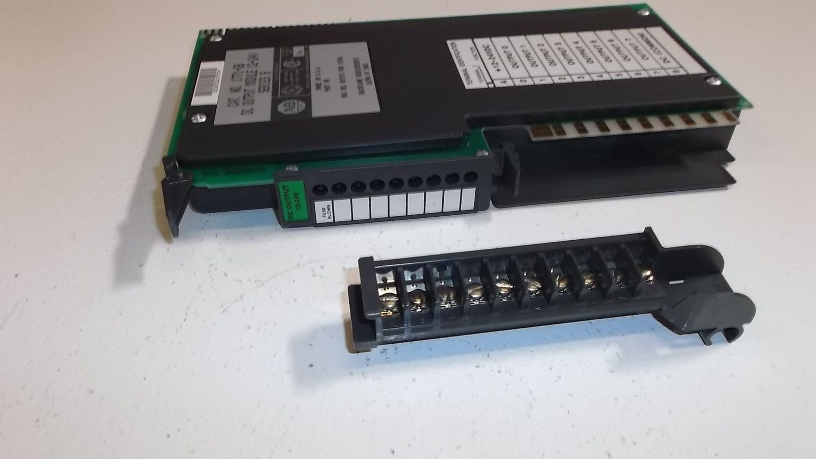 INDUSTRIAL SPARE PART OUTPUT MODULE 1171-OB SERIES B NSMP