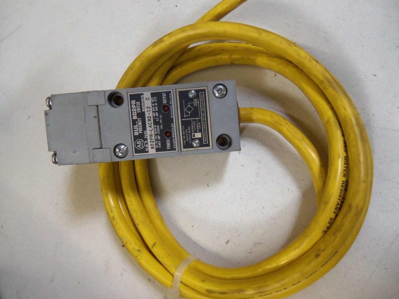 INDUSTRIAL SPARE PART PROXIMITY SWITCH 802PR-LACR2-12 SERIES C  UNMP