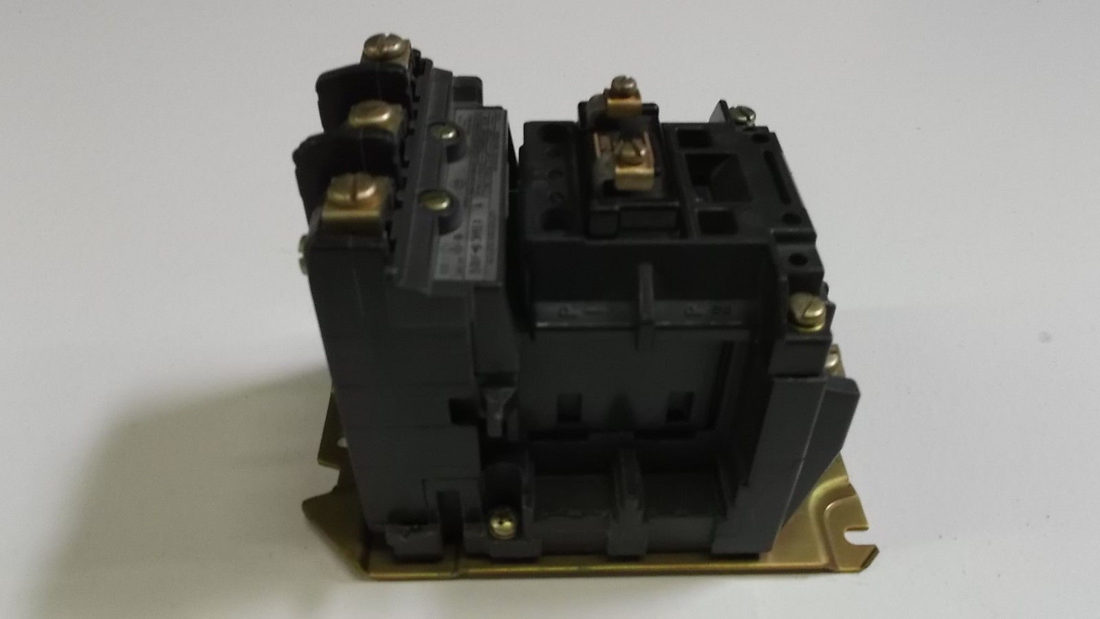 ALLEN BRADLEY RELAY 500F-BOH930 SERIES A UNMP