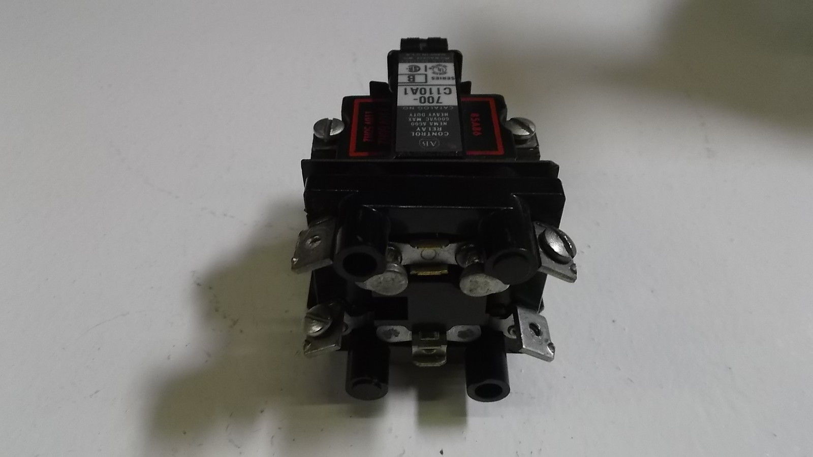 ALLEN BRADLEY 700-C110A1 SER. B RELAY UNMP