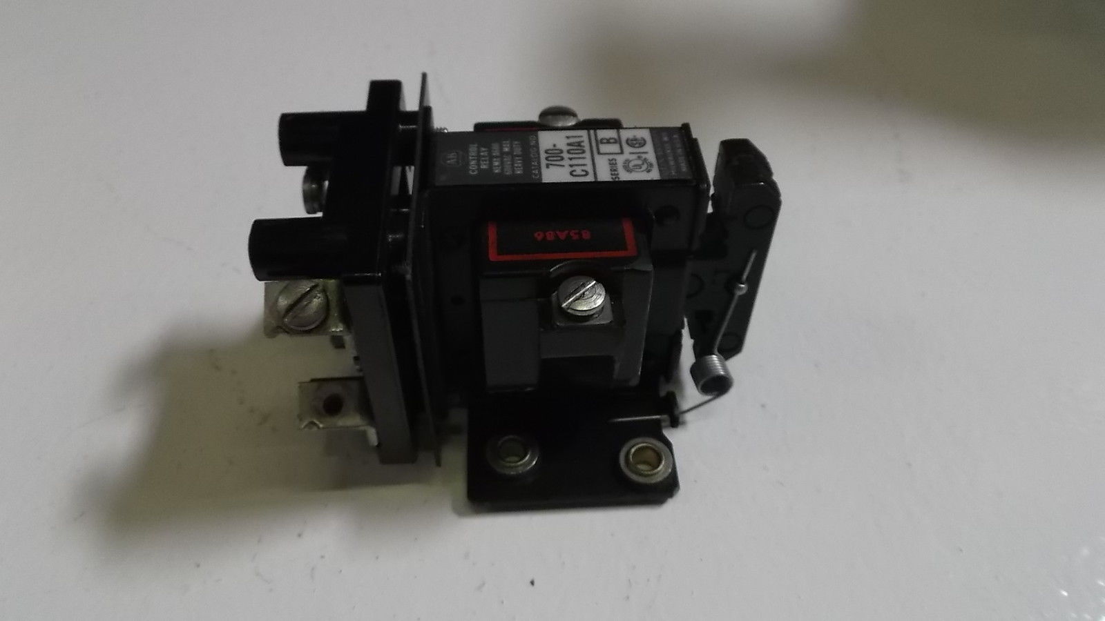 ALLEN BRADLEY 700-C110A1 SER. B RELAY UNMP