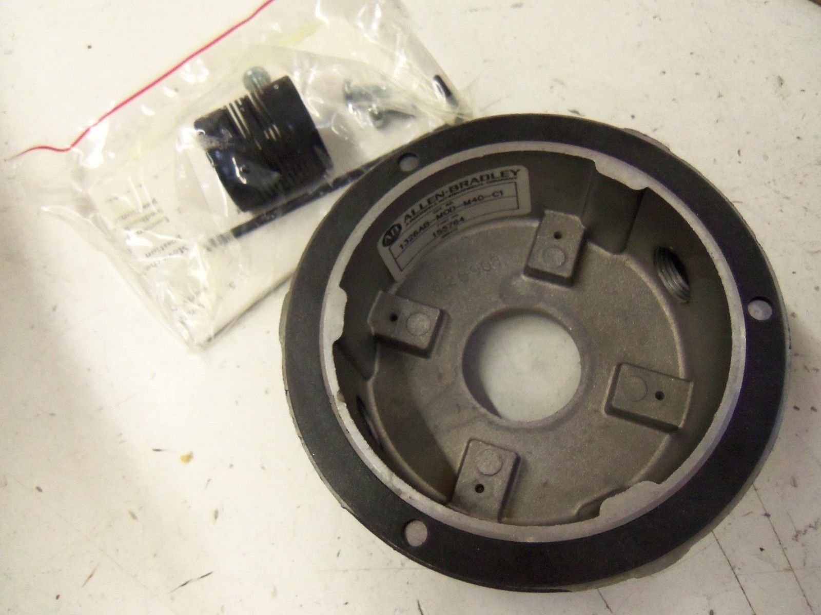 ALLEN BRADLEY 1326AB-MOD-M40-C3 SERVO MOTOR KIT *NEW IN BOX*