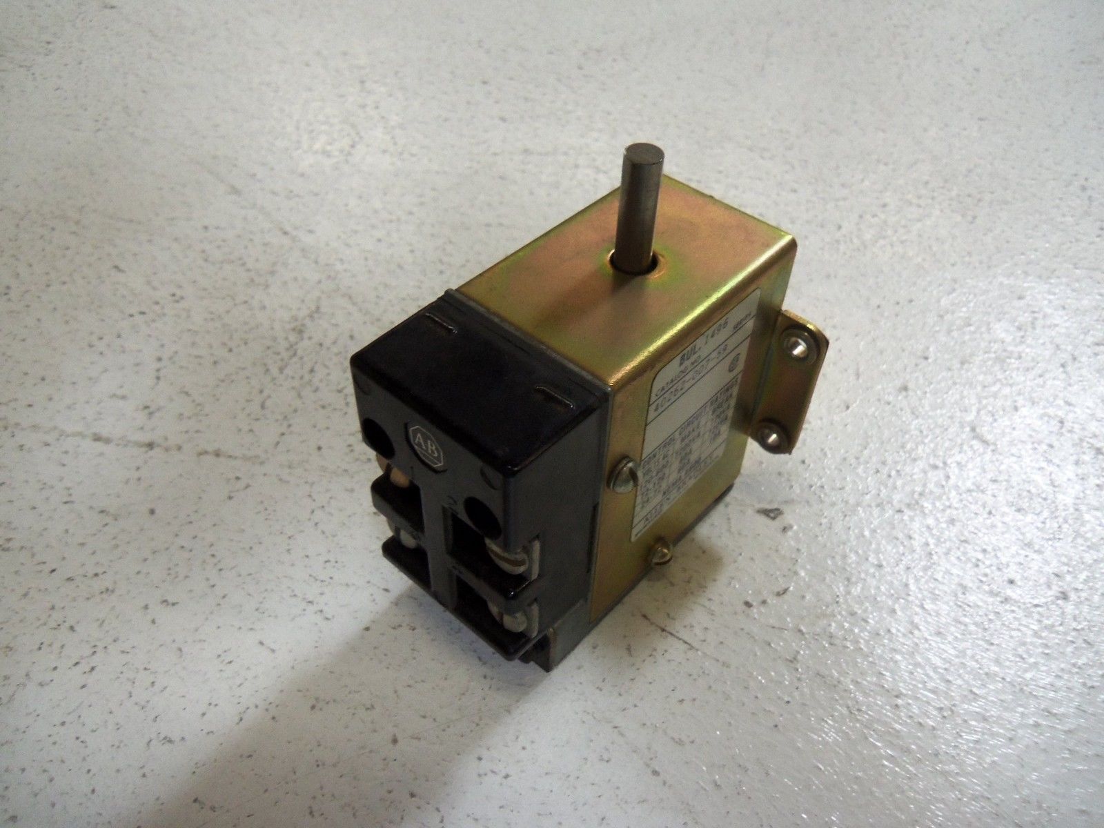 ALLEN BRADLEY TIMER 40262-007-59  UNMP