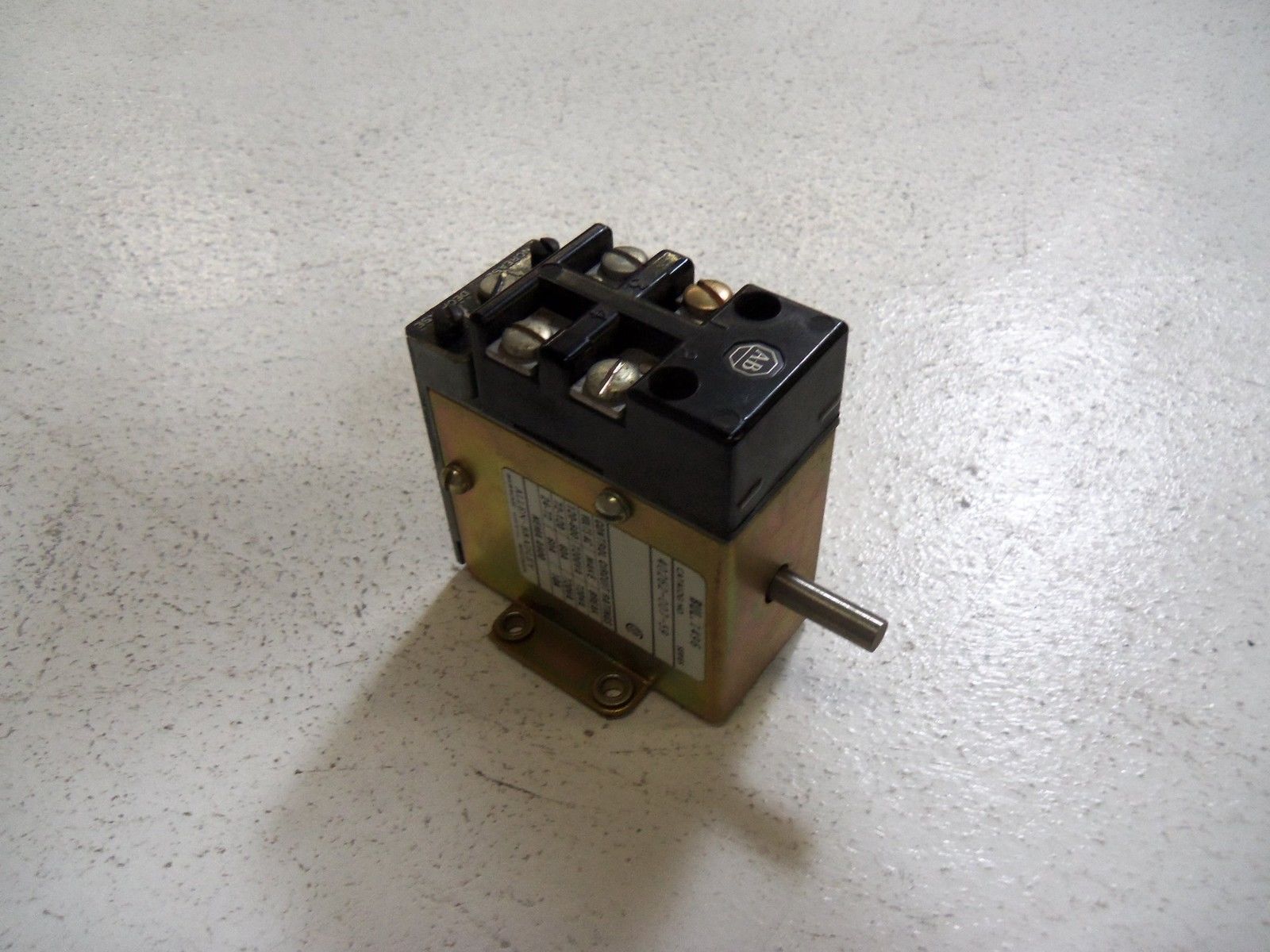 ALLEN BRADLEY TIMER 40262-007-59  UNMP