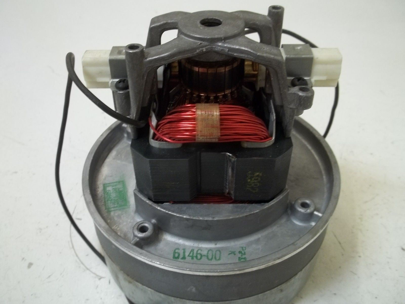AMETEK 2M186 VACUUM MOTOR UNMP