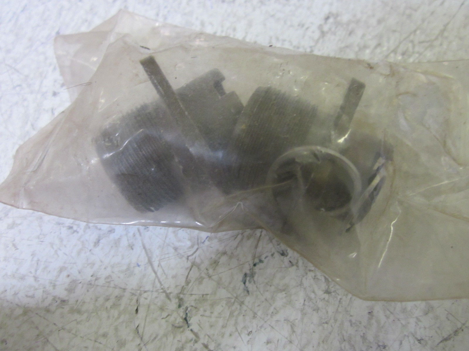 AMPHENOL 97-31021A-16 STRAIGHT PLUG CONNECTOR  NSMP