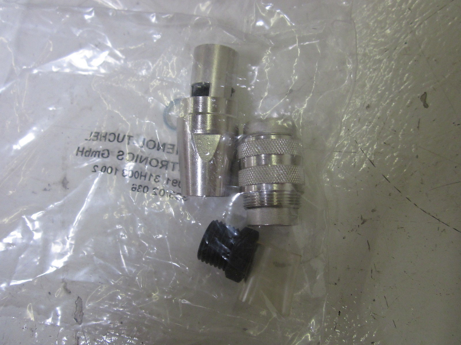AMPHENOL C09131H003100 2 CONNECTOR PLUG  NSMP