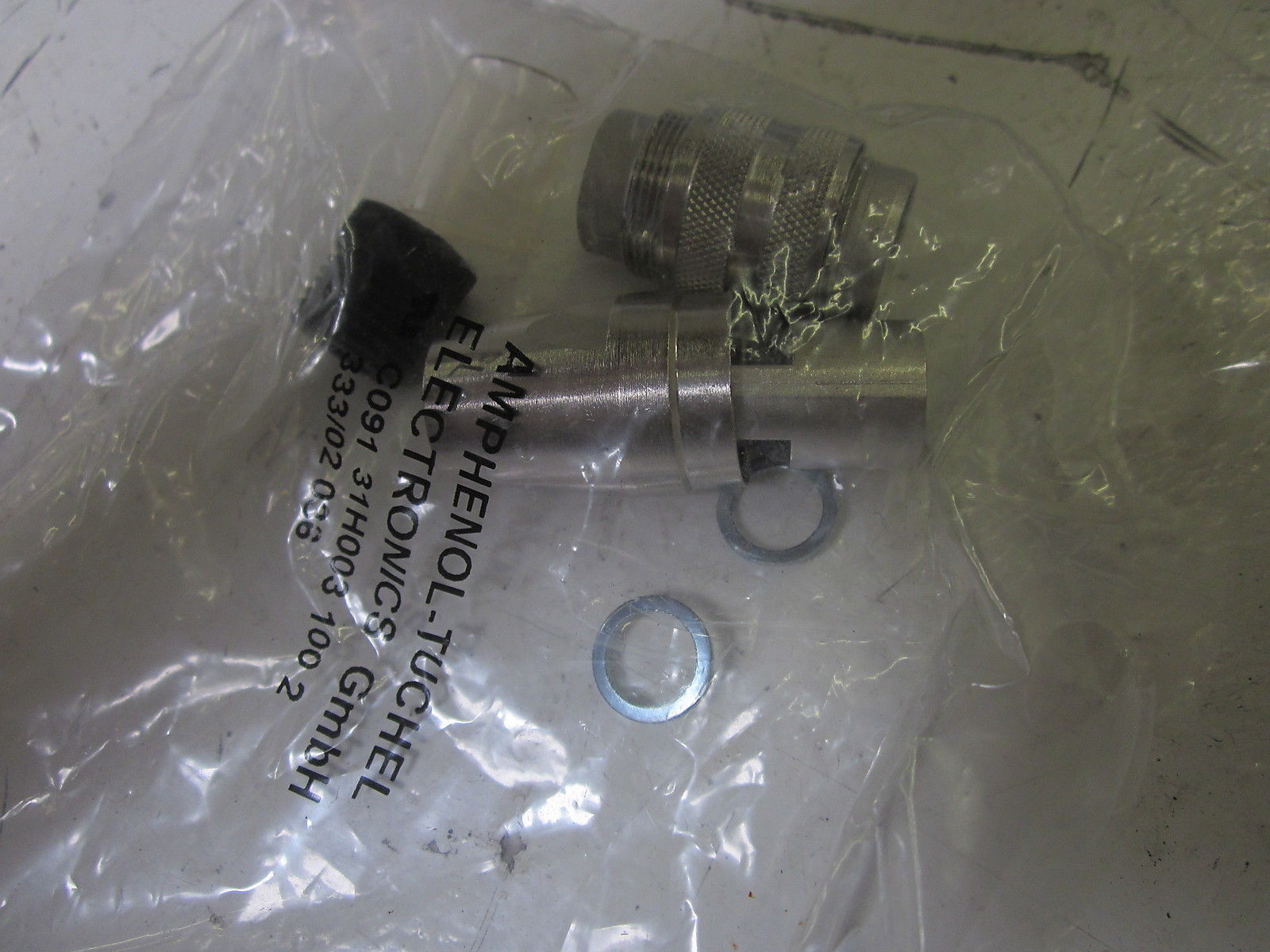 AMPHENOL C09131H003100 2 CONNECTOR PLUG  NSMP