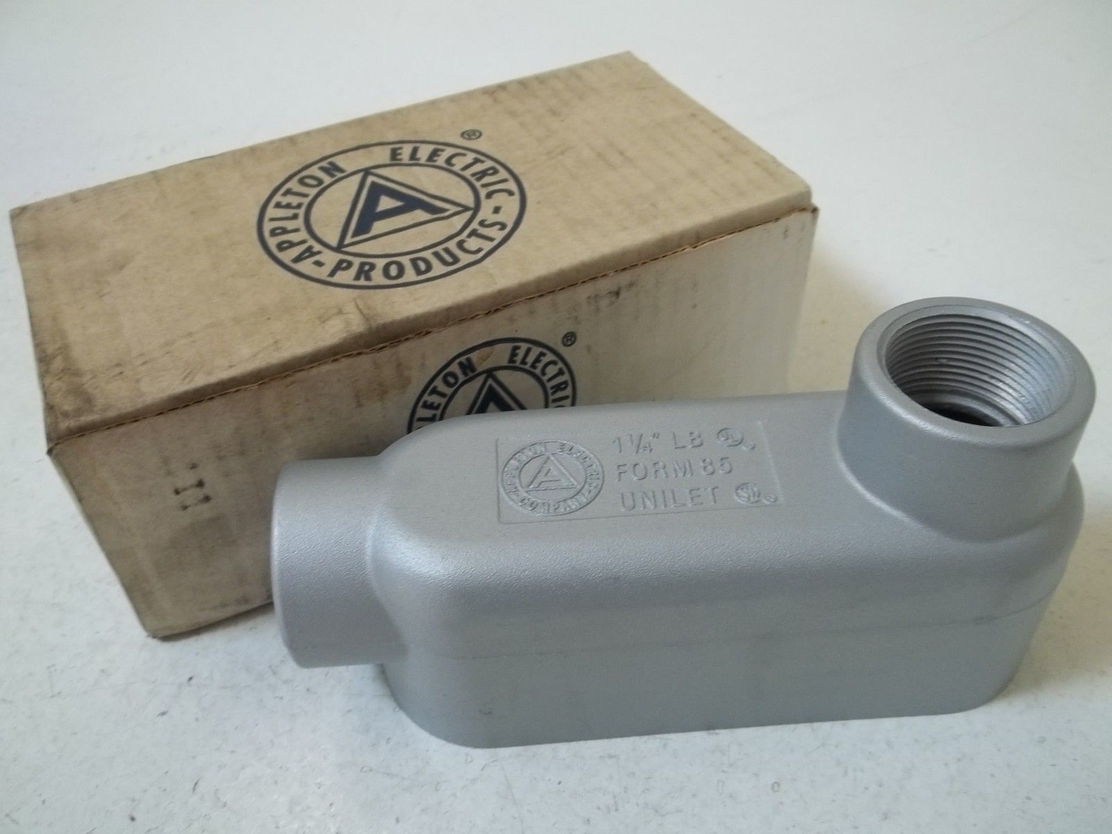 APPLETON LB125-A 1-1/4" ALUMINUM FORM 85 UNILETS NSMP