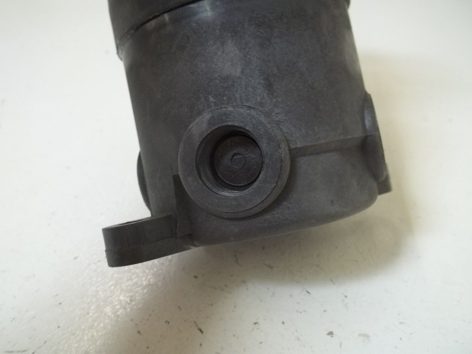 APPLETON PVI155W TWO MOUNTING HOLE DIA BOLTUNMP