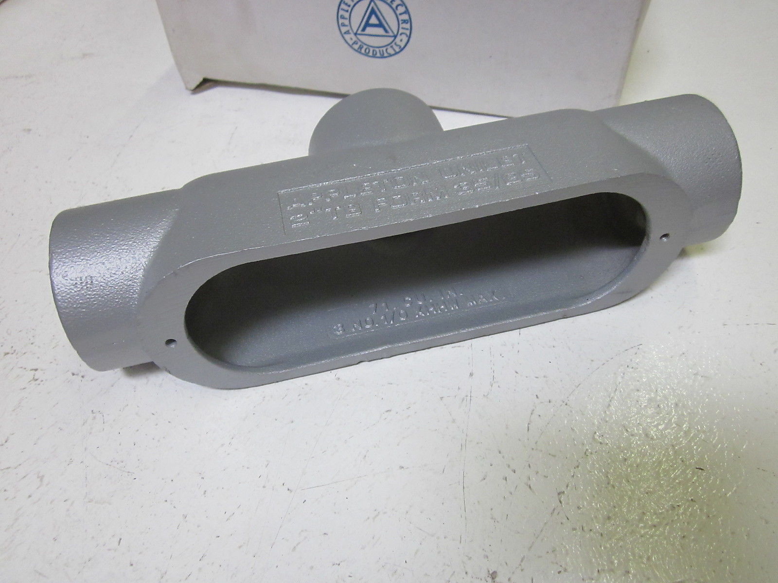 APPLETON TB200-A ALUMINUM FORM 85 UNILETS 2" NSMP