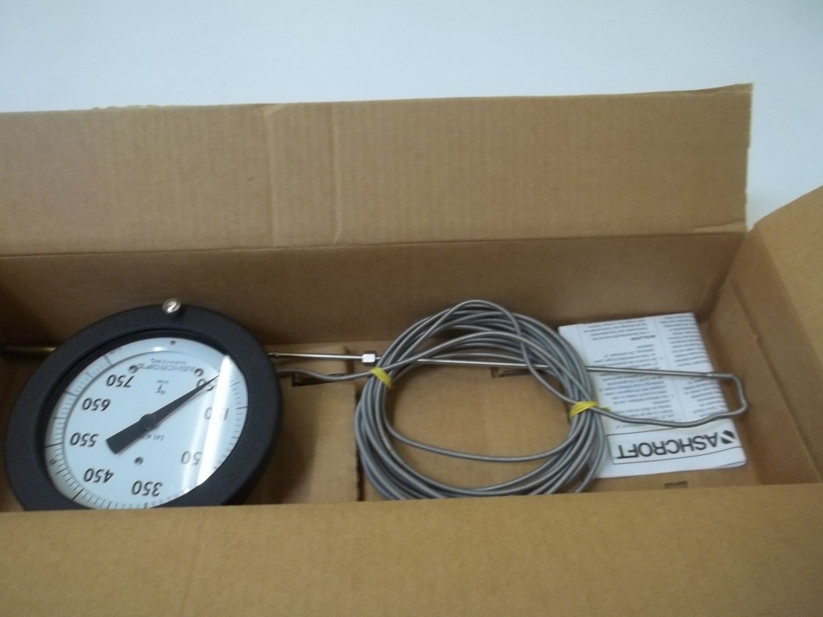 ASHCROFT C-600A-02-C27-B17-A1-L07-AR DIAL THERMOMETER 50/750F NSMP