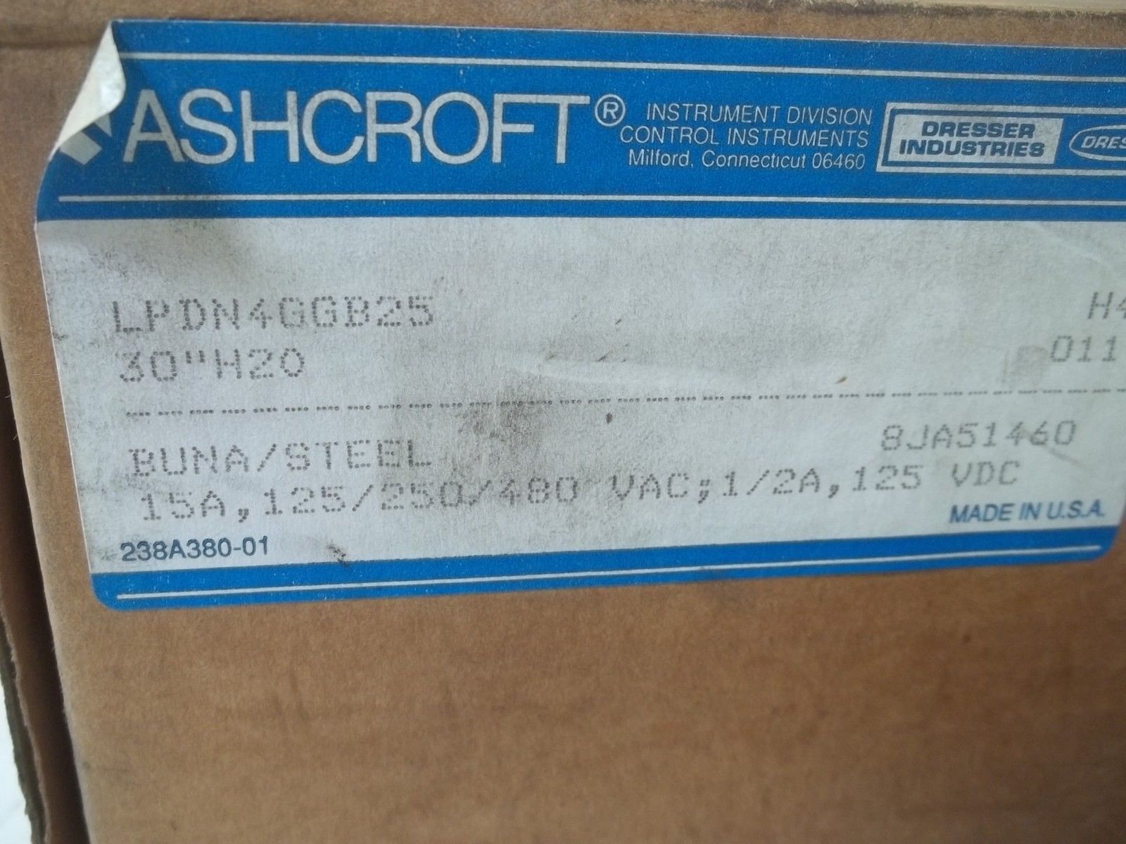 ASHCROFT LPDN4GGB25 PRESSURE CONTROL SWITCH 30"H20 *NEW IN BOX*