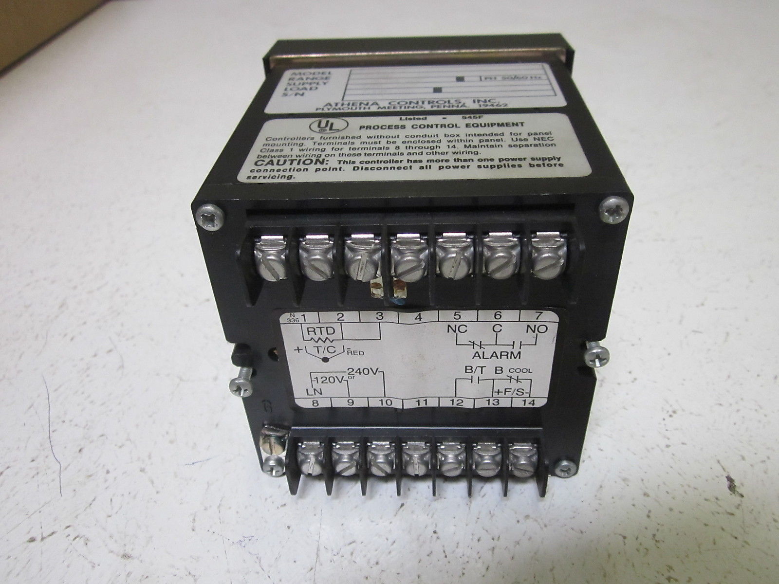 ATHENA CONTROLS 2000-B-D TEMPERATURE CONTROLLER 0-400 DEGREE F 120/240VAC *USED*