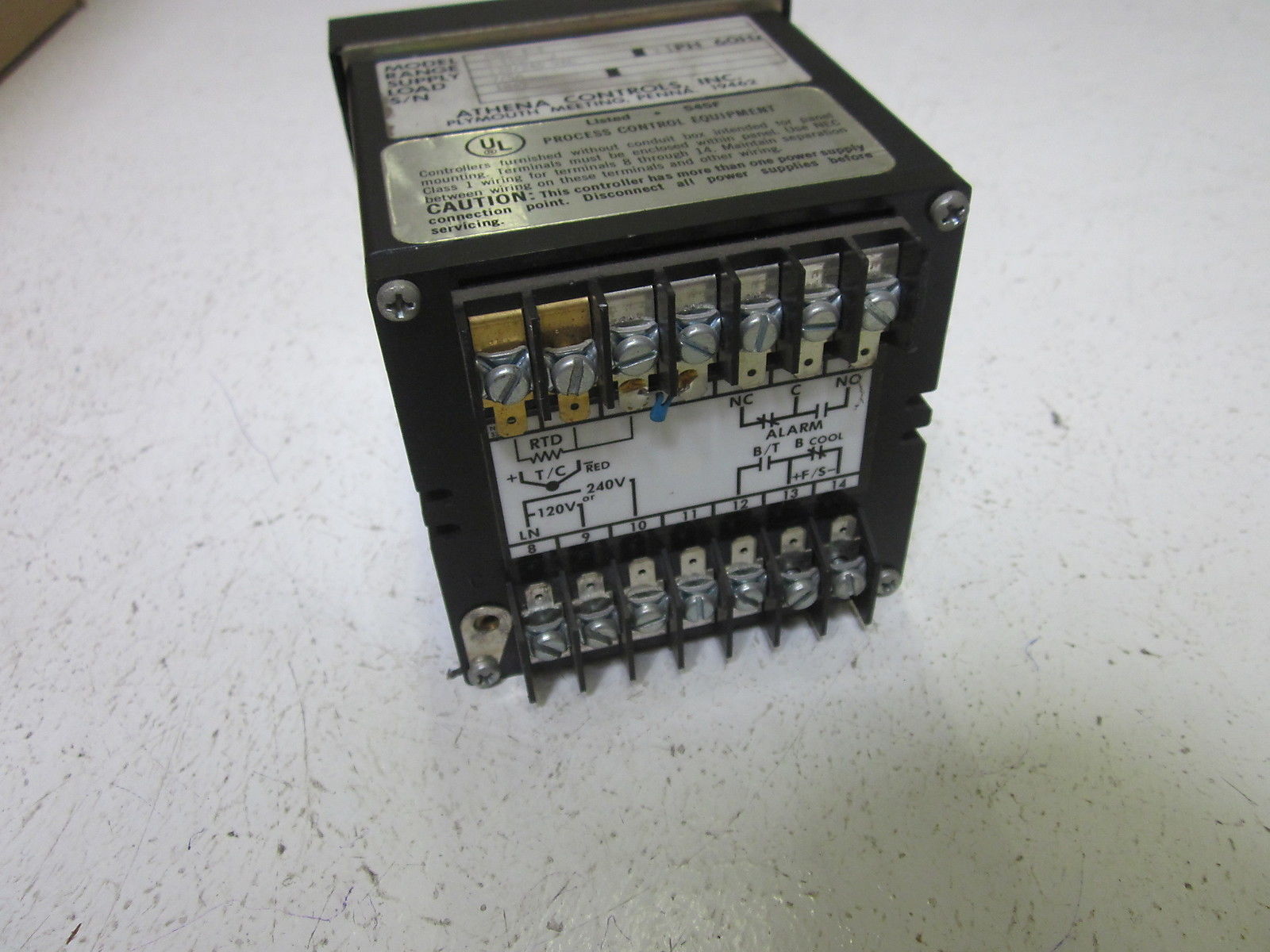 ATHENA CONTROLS 3000-B-D TEMPERATURE CONTROL 0-400 DEGREE F 120/240VAC UNMP