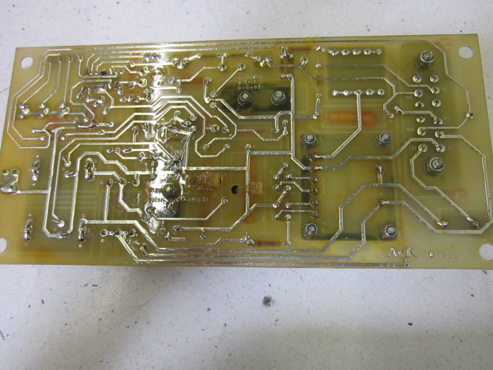 AVK T033.20 UNMP