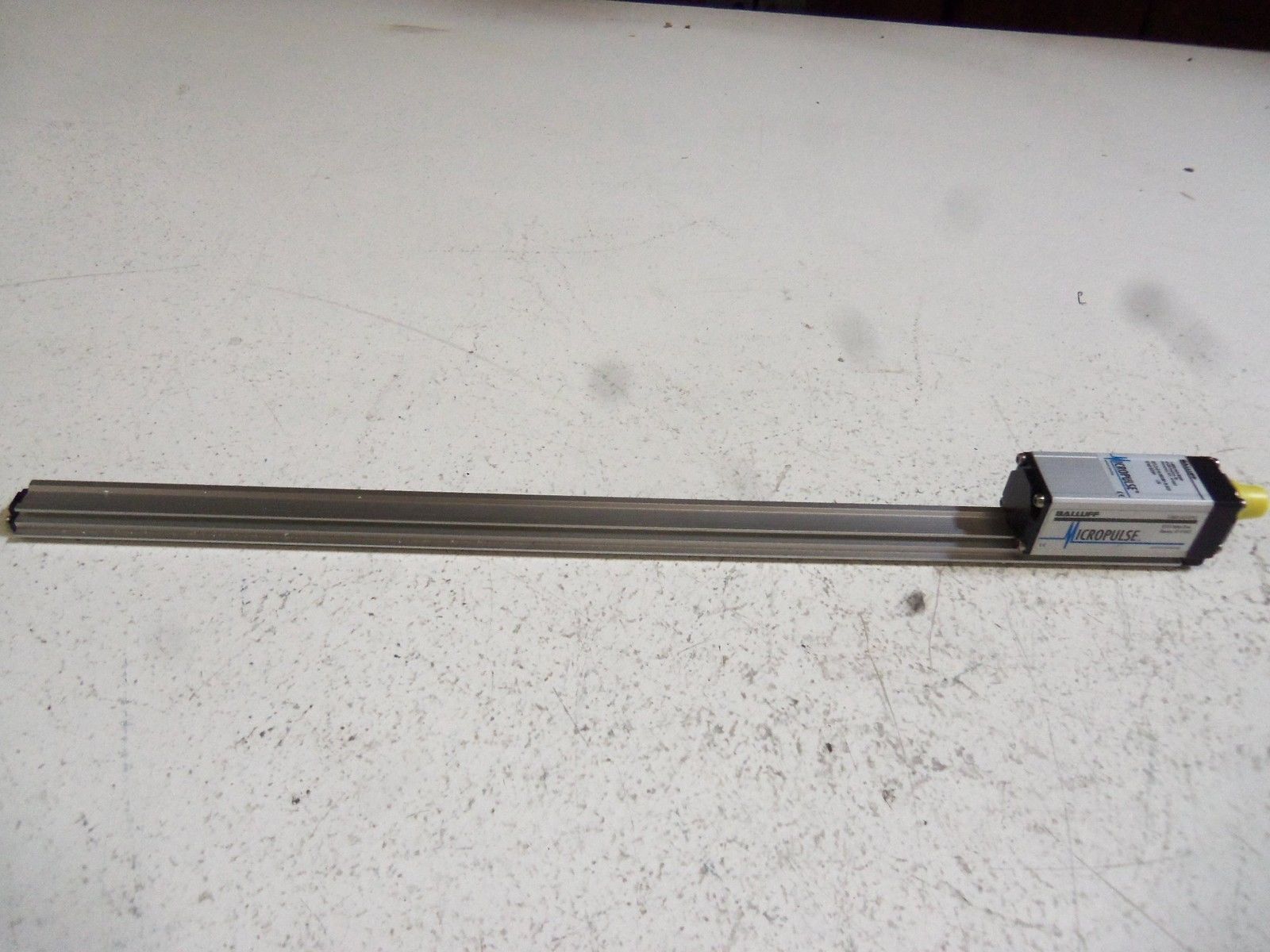 BALLUFF BTL5-E10-M0381-R *NEW IN BOX*