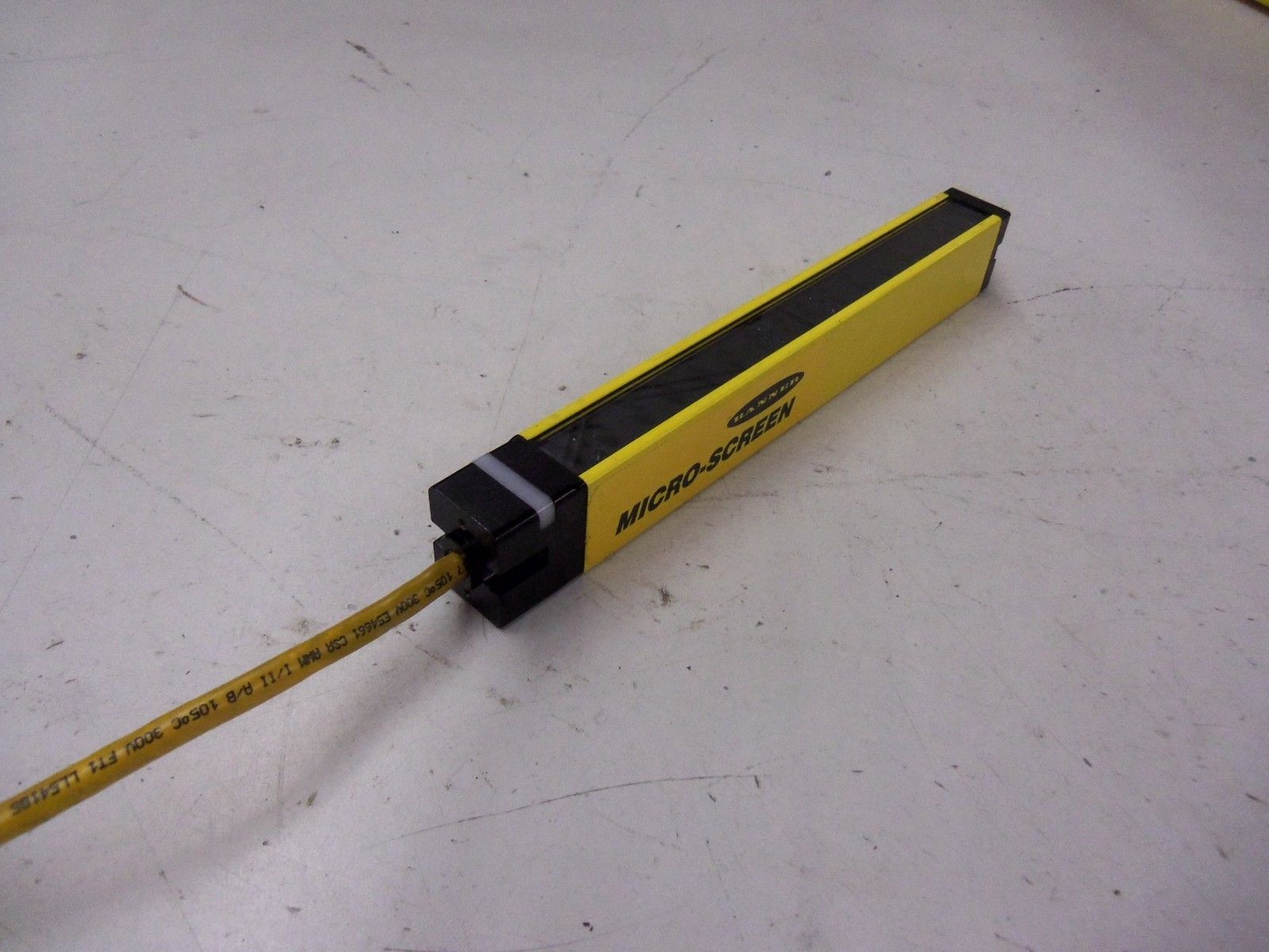 BANNER ENGINEERING USE824YP2 UNMP