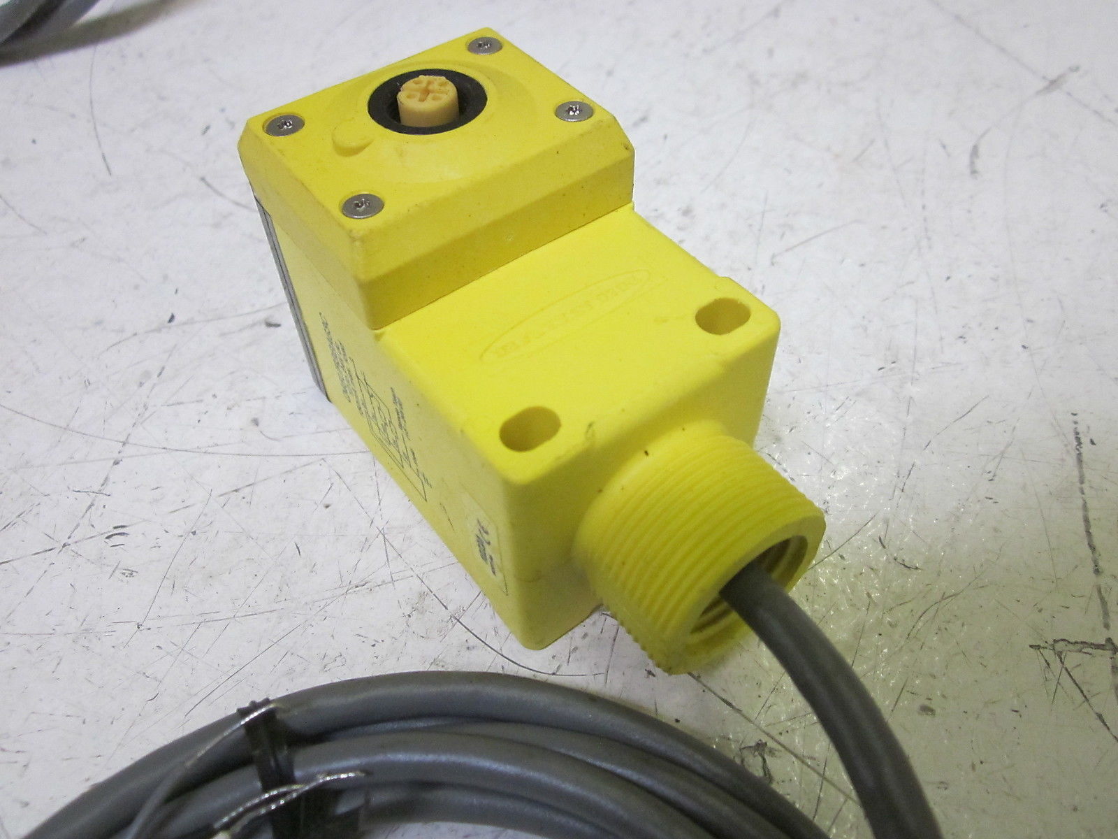 BANNER ENGINEERING Q45UR3BA63C SENSOR 12-24VDC UNMP