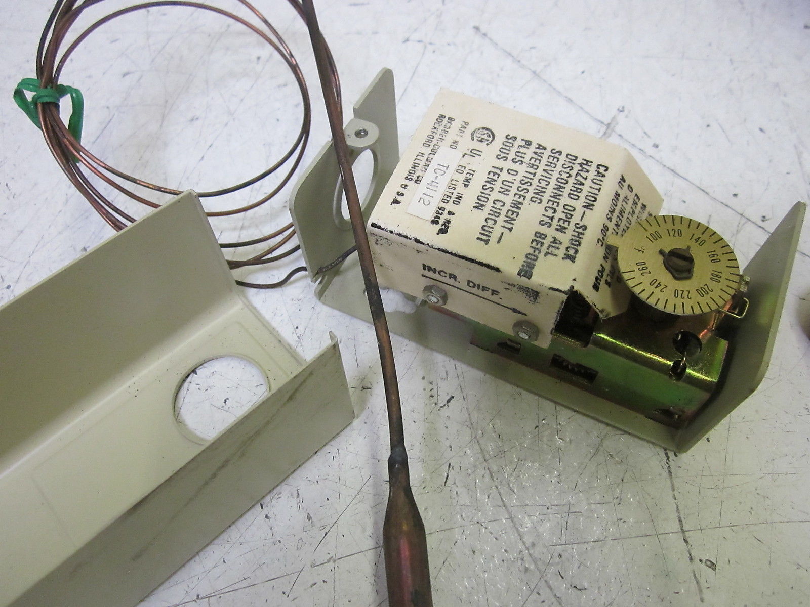 BARBER-COLMAN TC-4112 ELECTRIC BULB THERMOSTATNSMP