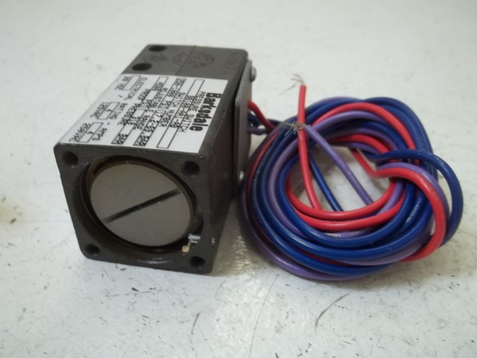 BARKSDALE 96100-AA1-AB PRESSURE SWITCHNSMP