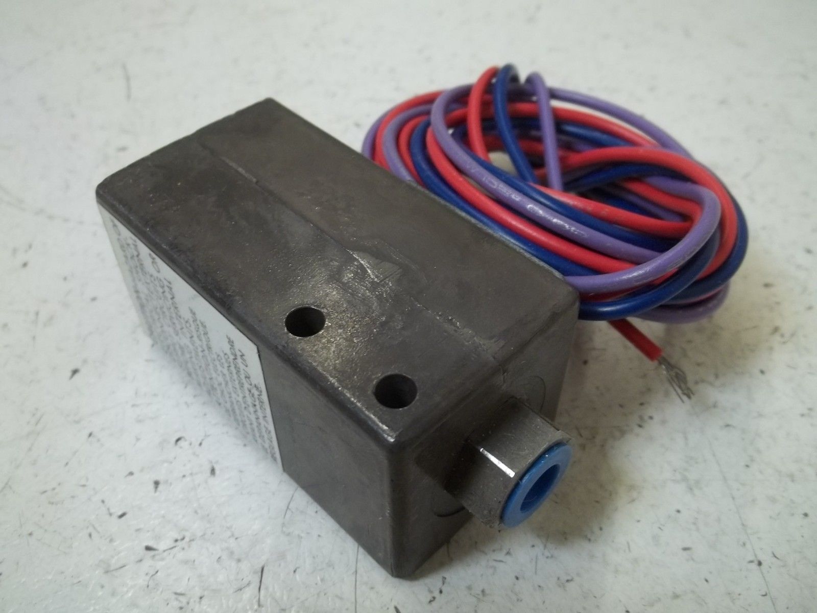 BARKSDALE 96100-AA1-AB PRESSURE SWITCHNSMP