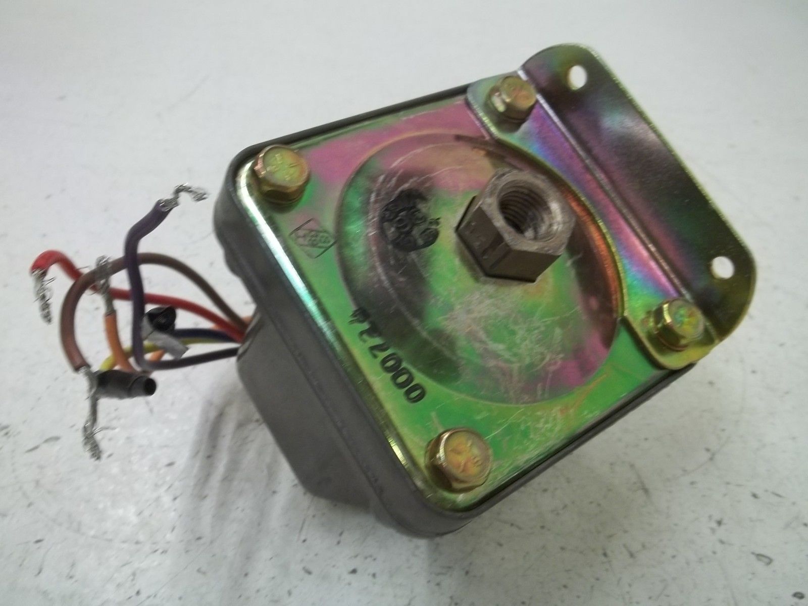BARKSDALE D2H-A150SS PRESSURE OR VACUUM ACTUATED SWITCH UNMP