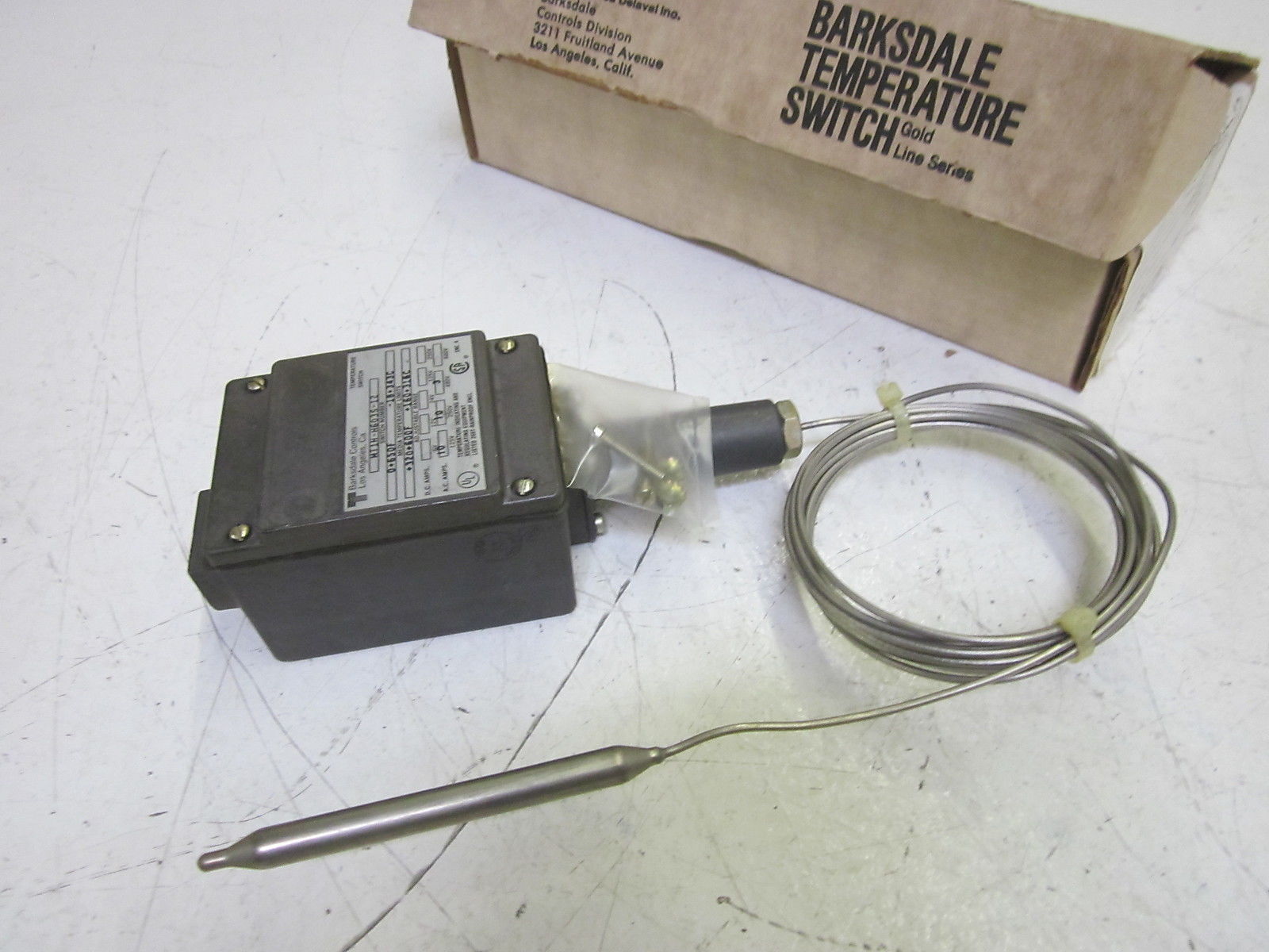 BARKSDALE MT1H-H603S-12 TEMPERATURE SWITCH  320 TO 600FNSMP