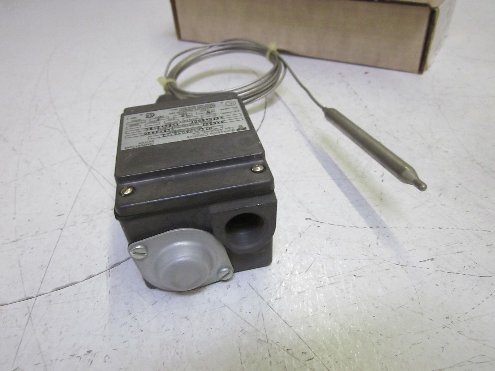 BARKSDALE MT1H-H603S-12 TEMPERATURE SWITCH  320 TO 600FNSMP