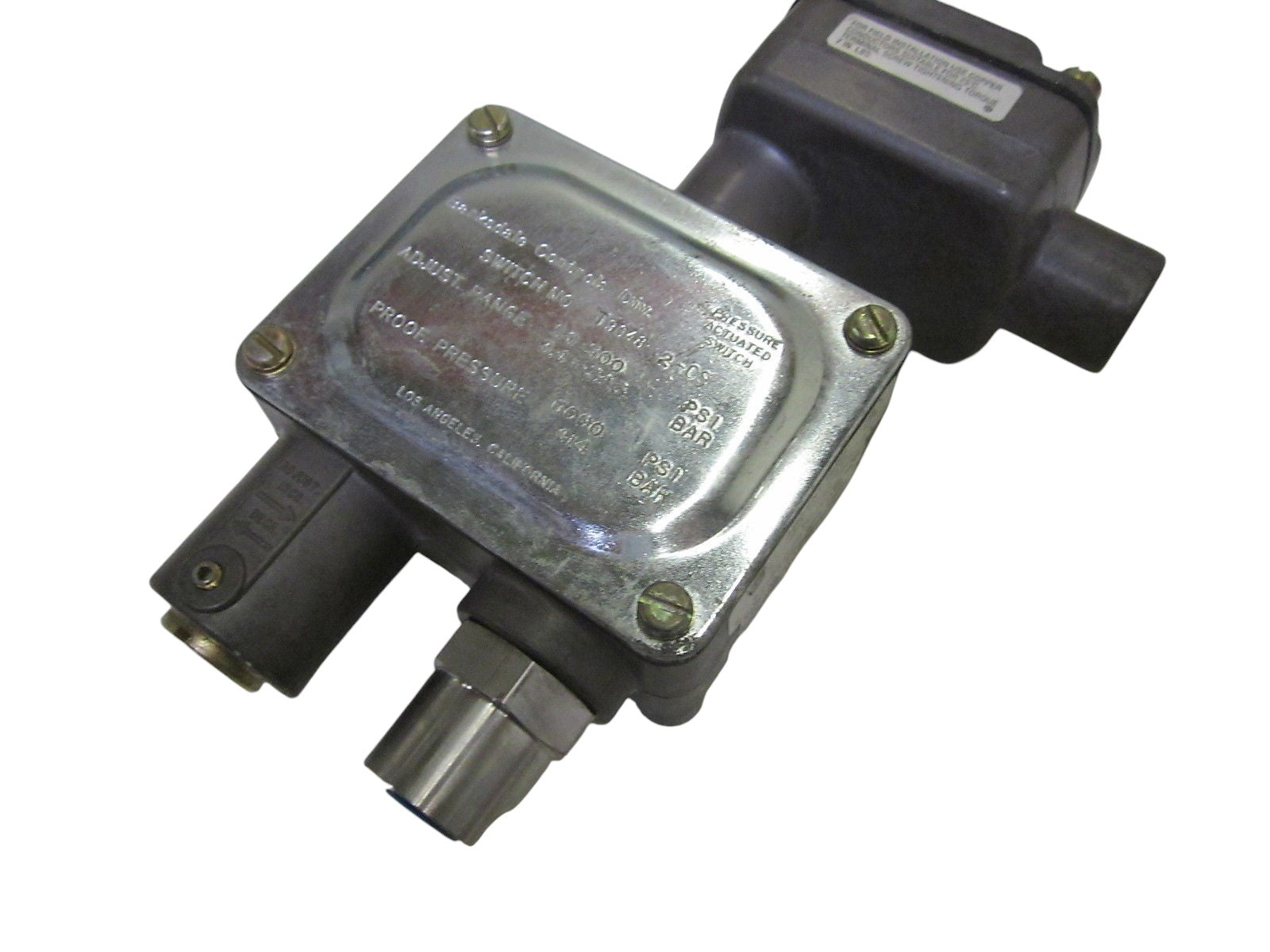 BARKSDALE T9048-2-CS PRESSURE ACTUATED SWITCH  UNMP