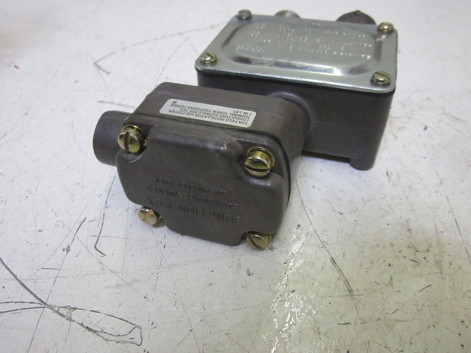 BARKSDALE T9048-2-CS PRESSURE ACTUATED SWITCH  UNMP