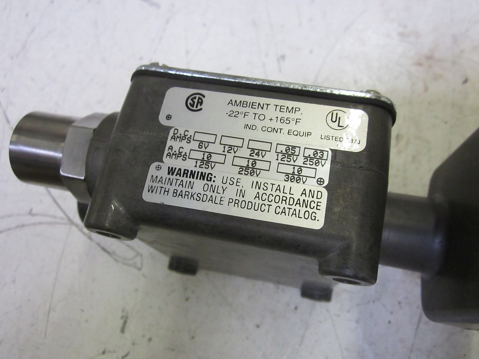 BARKSDALE T9048-2-CS PRESSURE ACTUATED SWITCH  UNMP
