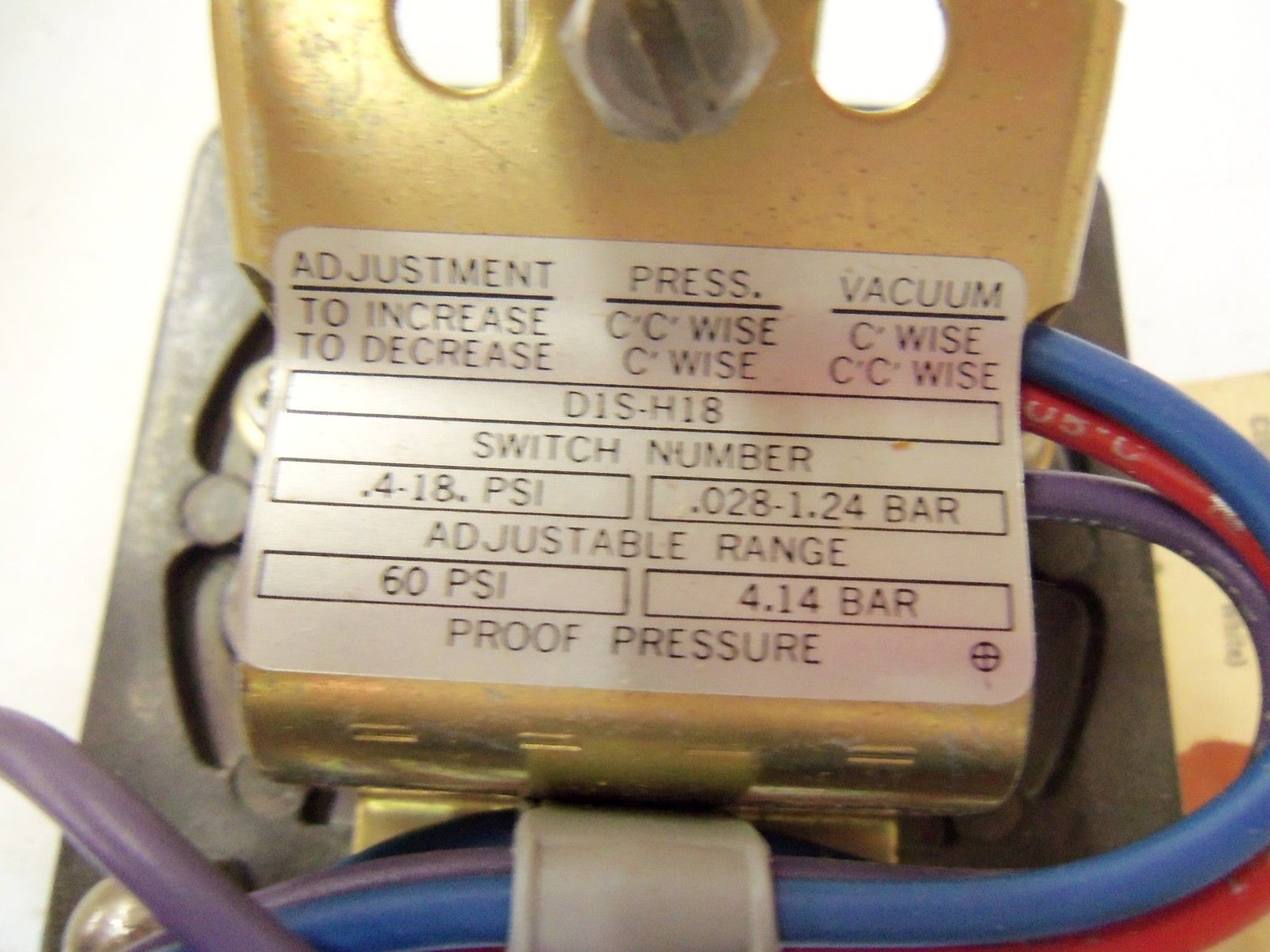 BARSKSDALE PRESSURE SWITCH  D1S-H18 *NEW IN BOX*