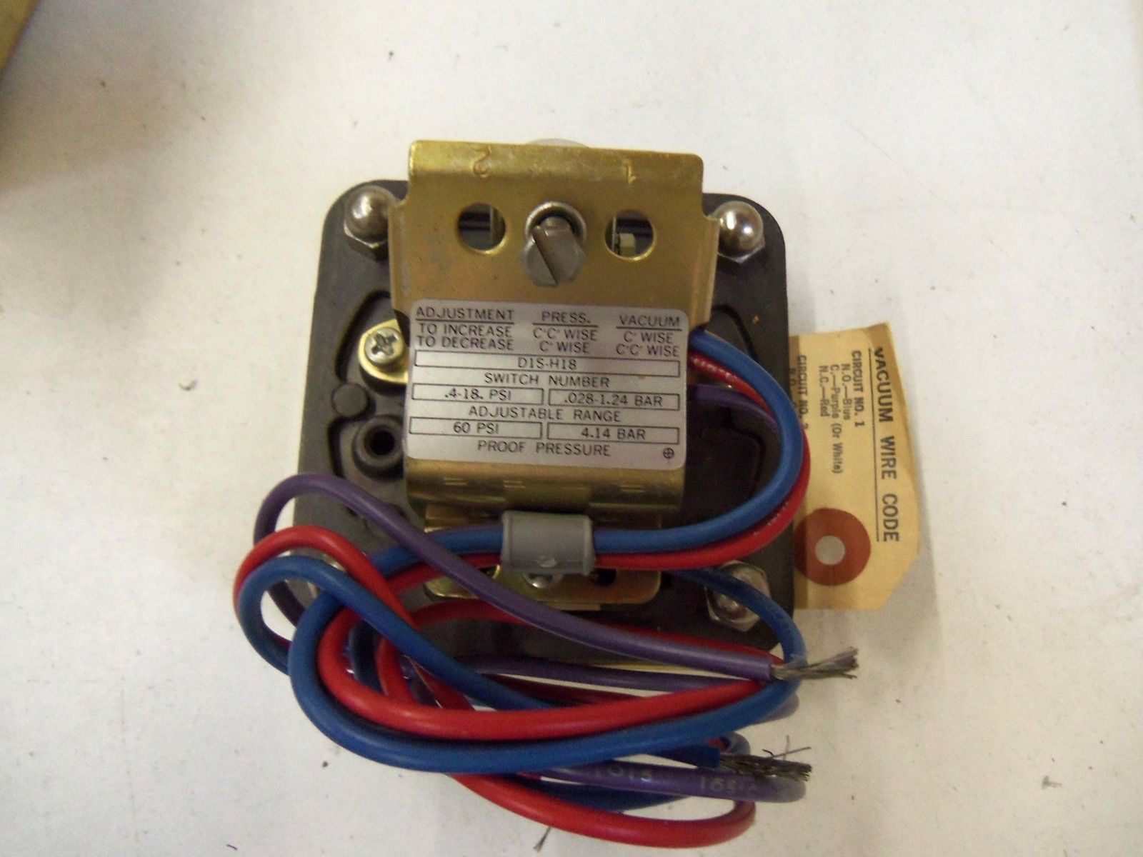 BARSKSDALE PRESSURE SWITCH  D1S-H18 *NEW IN BOX*