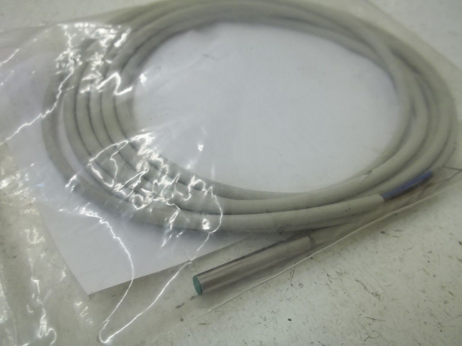 BAUMER IFR 04.26.35/L INDUCTIVE PROXIMITY SWITCH NSMP
