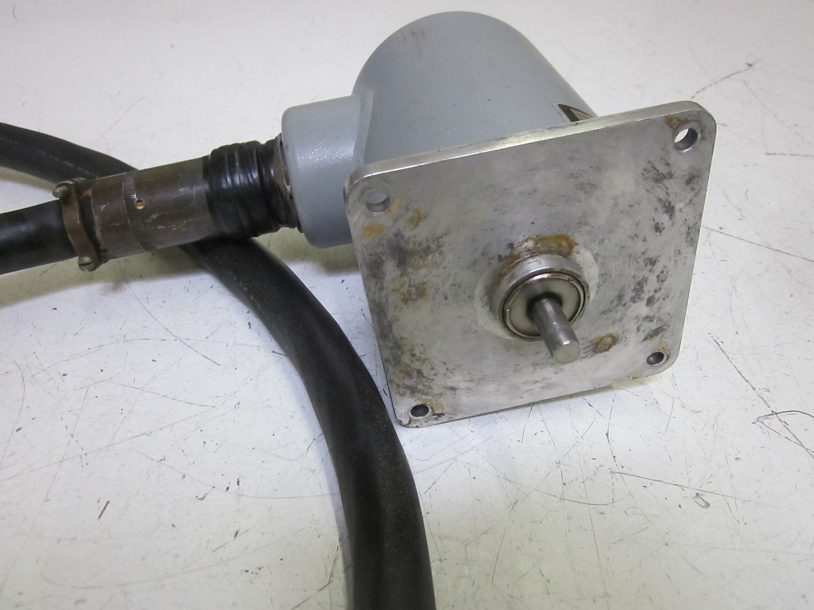 BEI ENCODER MT40D-X-HSS36B3-100T-XD9-CR-S-C22-S-24 UNMP