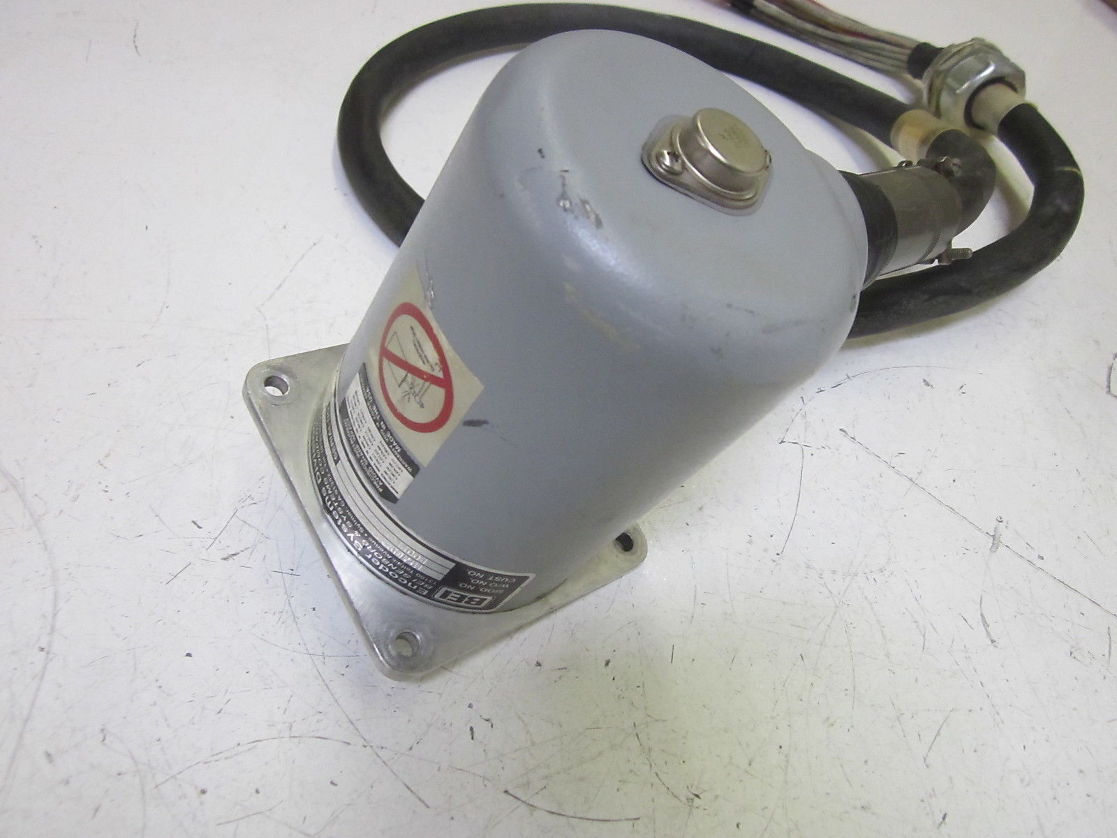 BEI ENCODER MT40D-X-HSS36B3-100T-XD9-CR-S-C22-S-24 UNMP
