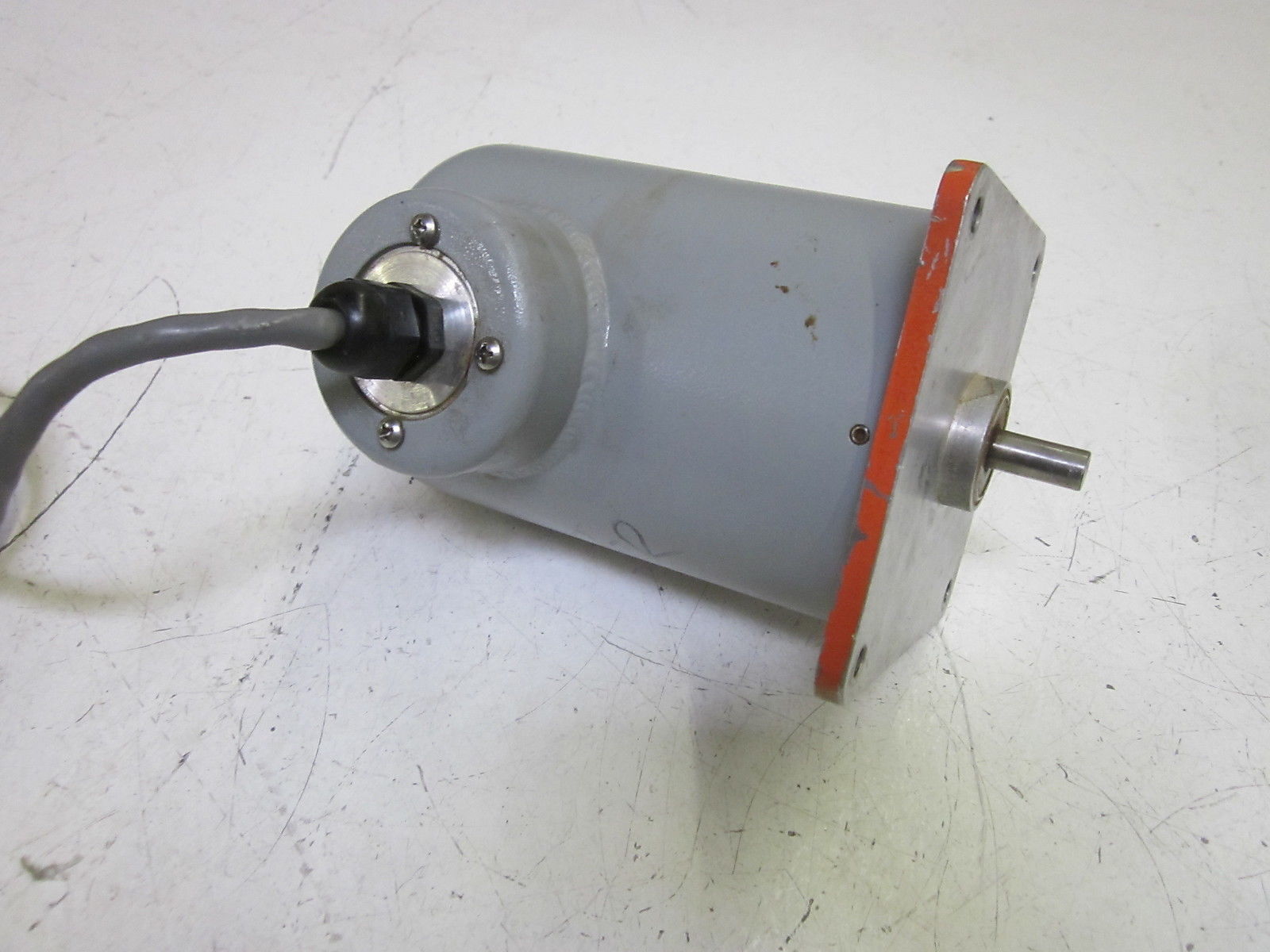 BEI ENCODER MT40D-X-HSS360B3-1UT-XD9-CR-S-C22-S-24 UNMP