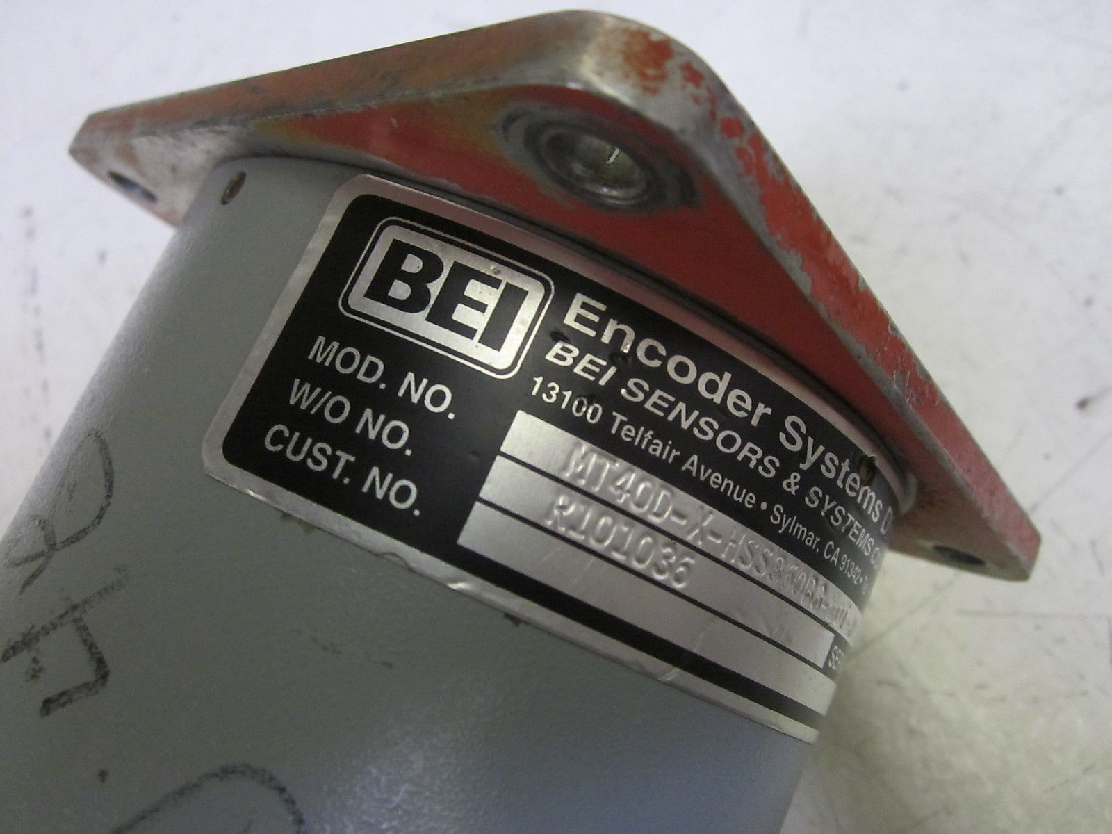 BEI ENCODER MT40D-X-HSS360B3-1UT-XD9-CR-S-C22-S-24 UNMP